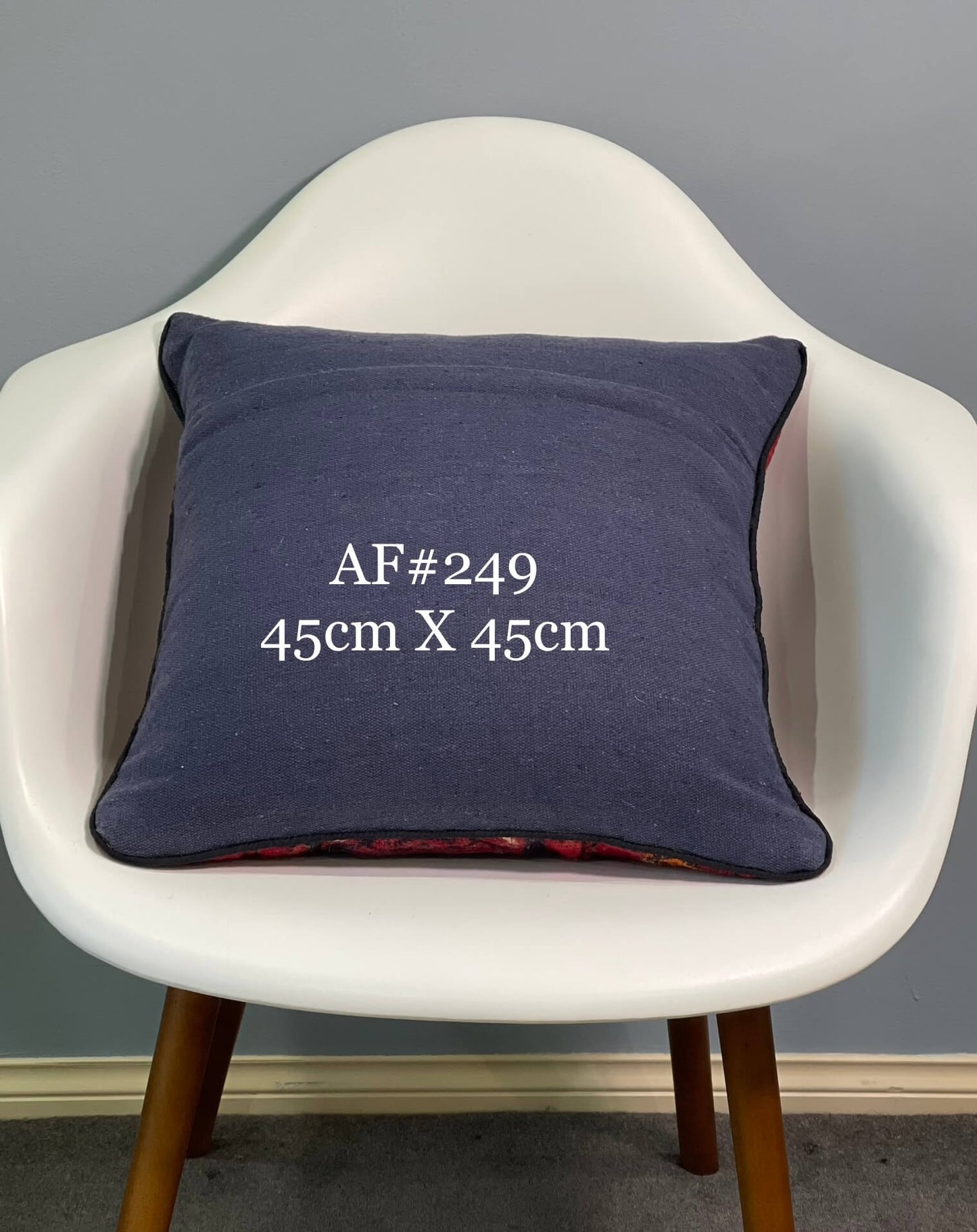 Traditional Cushion Cover 45cm X 45cm AF#249