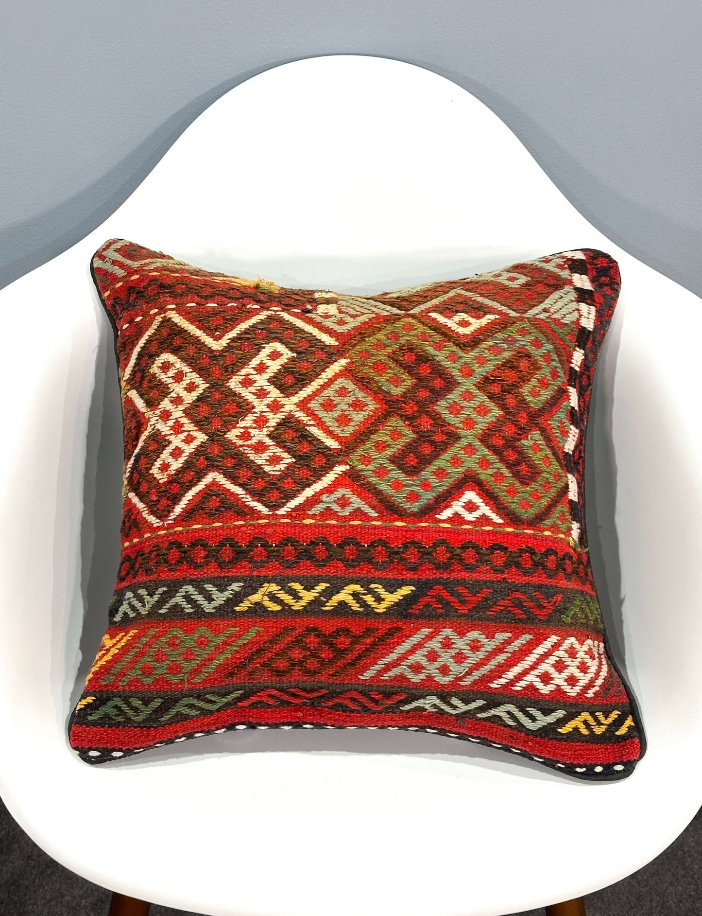 Kuchi Design Cushion 45 cm x 45 cm (Traditional) AF#86