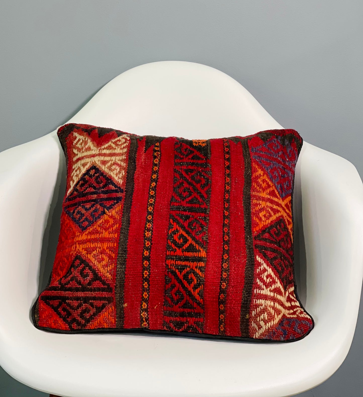 Traditional Cushion Cover 45cm X 45cm AF#286