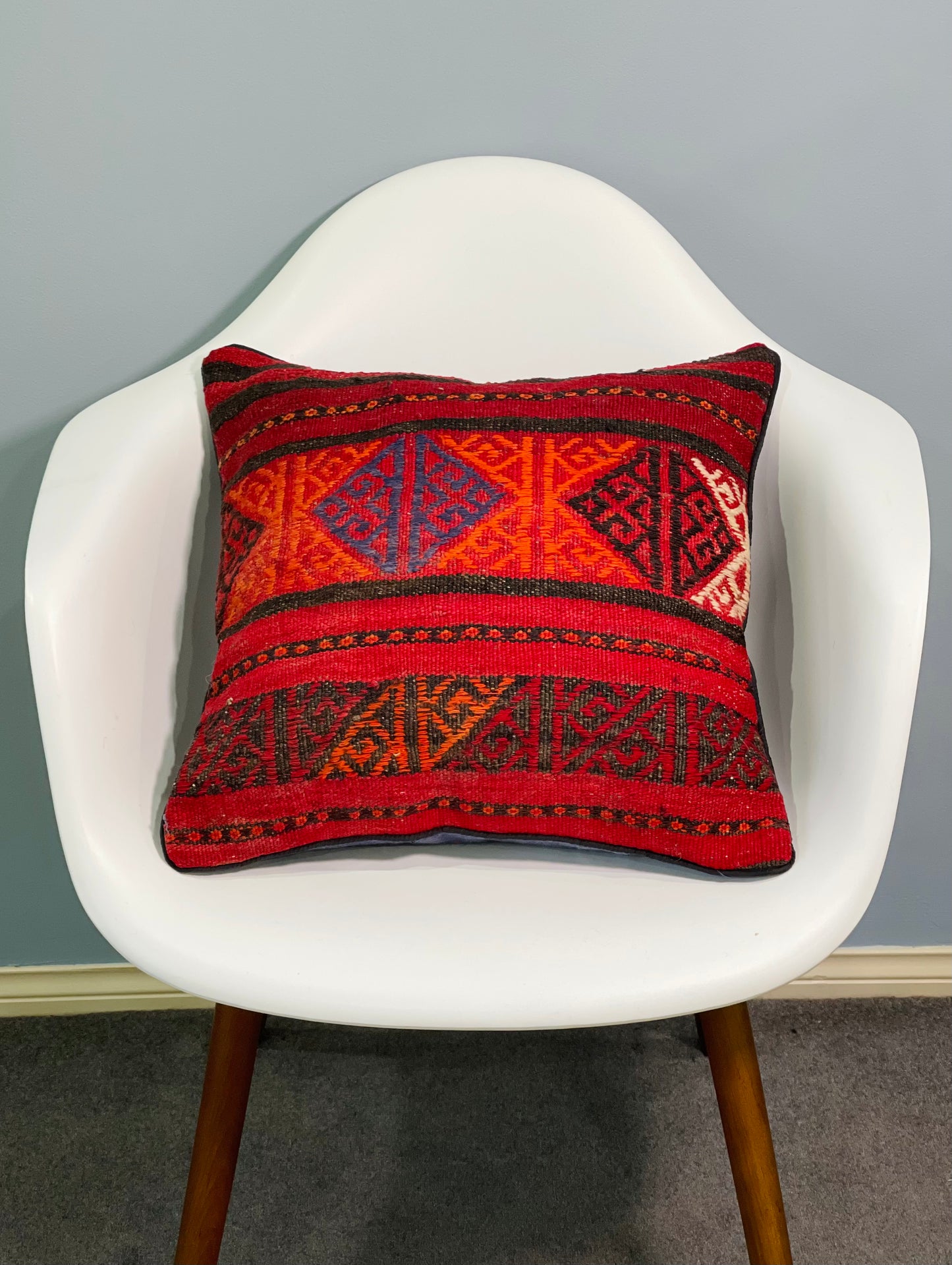 Traditional Cushion Cover 45cm X 45cm AF#288