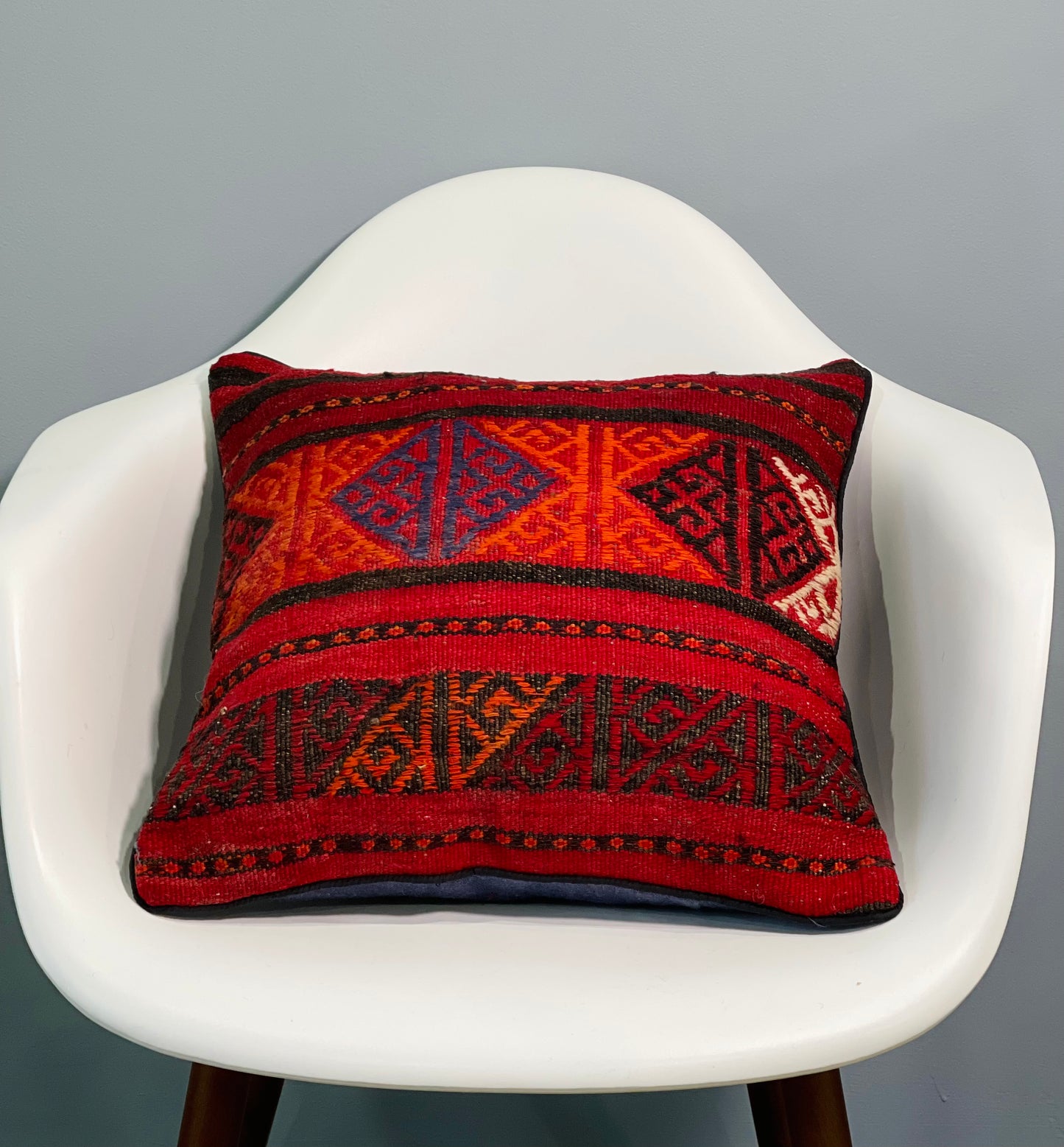 Traditional Cushion Cover 45cm X 45cm AF#288