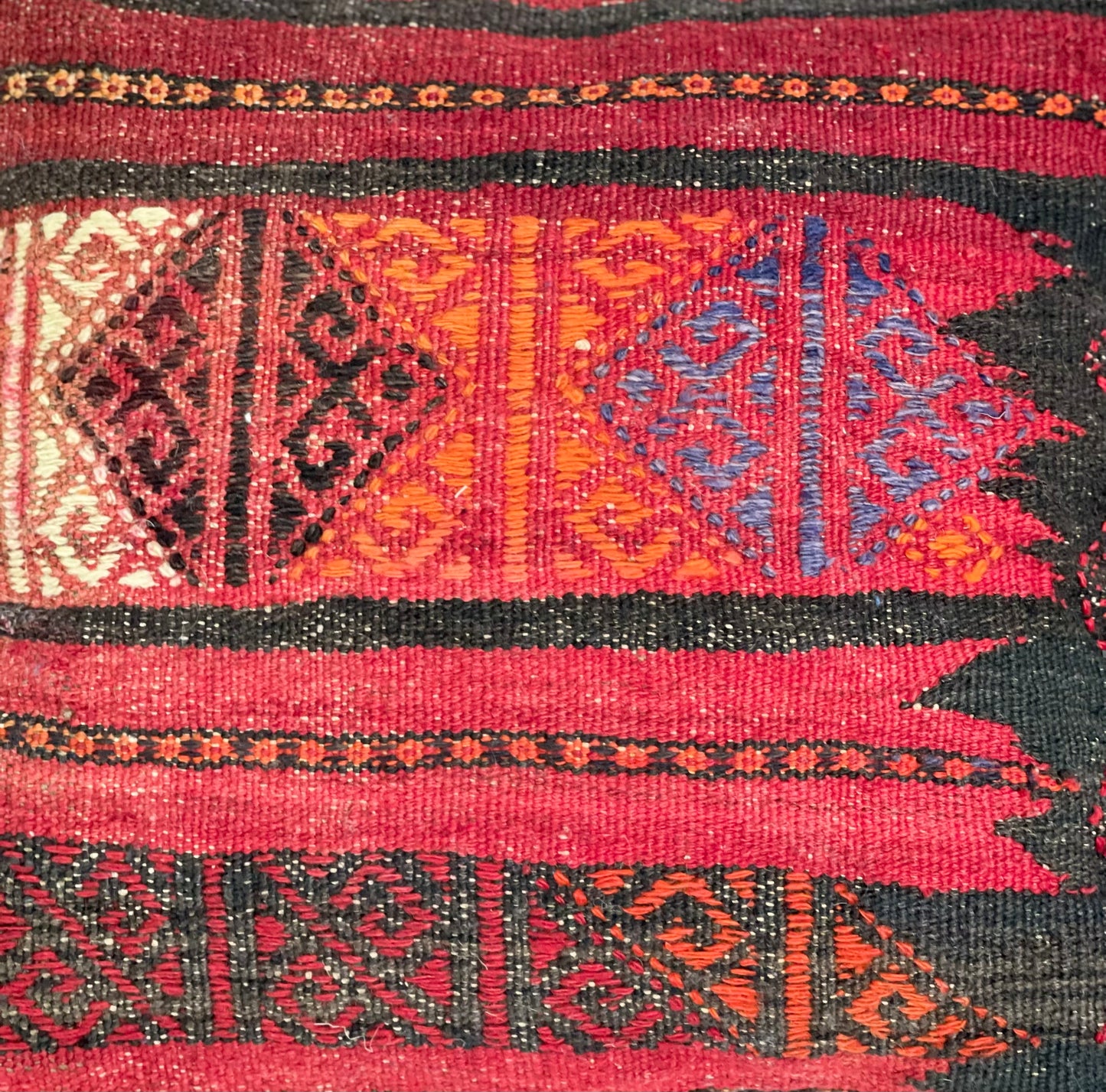 Traditional Cushion Cover 45cm X 45cm AF#289