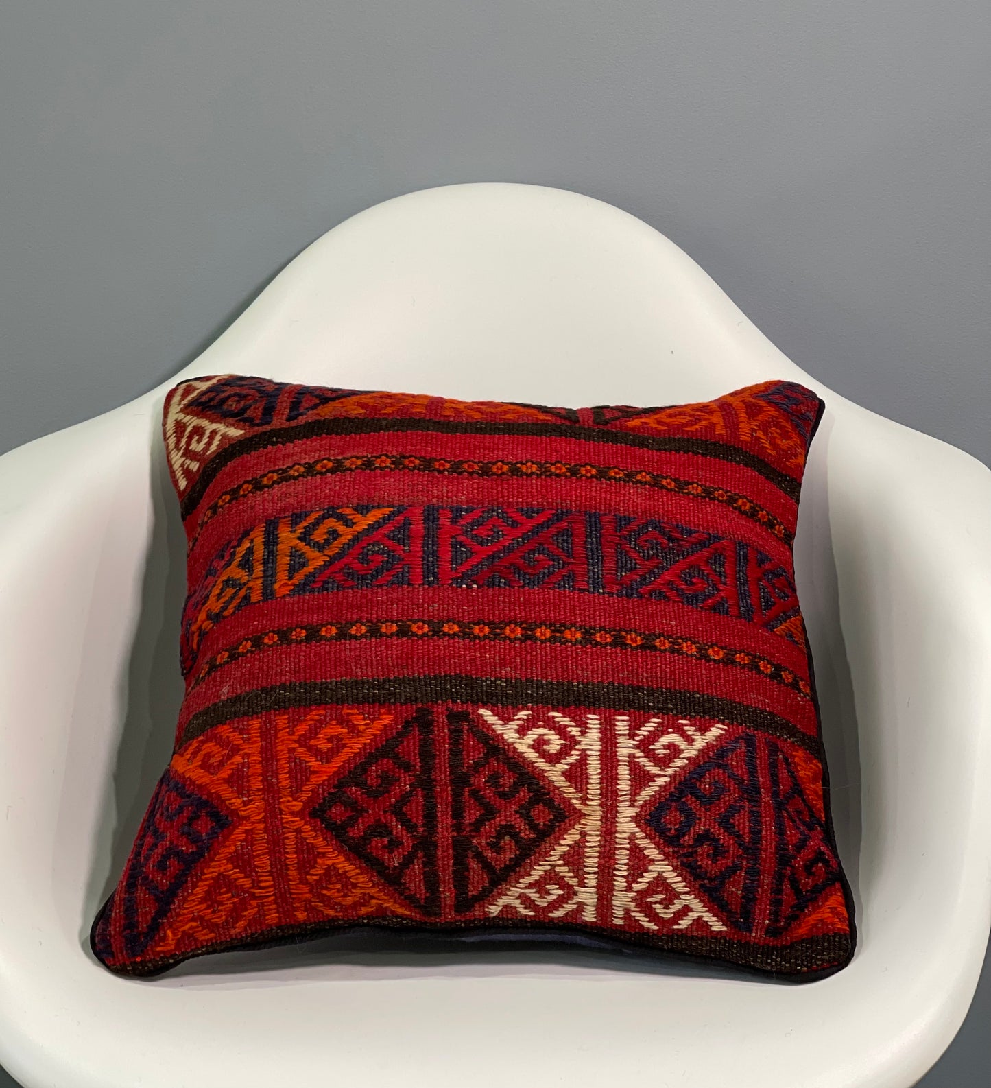Traditional Cushion Cover 45cm X 45cm AF#290