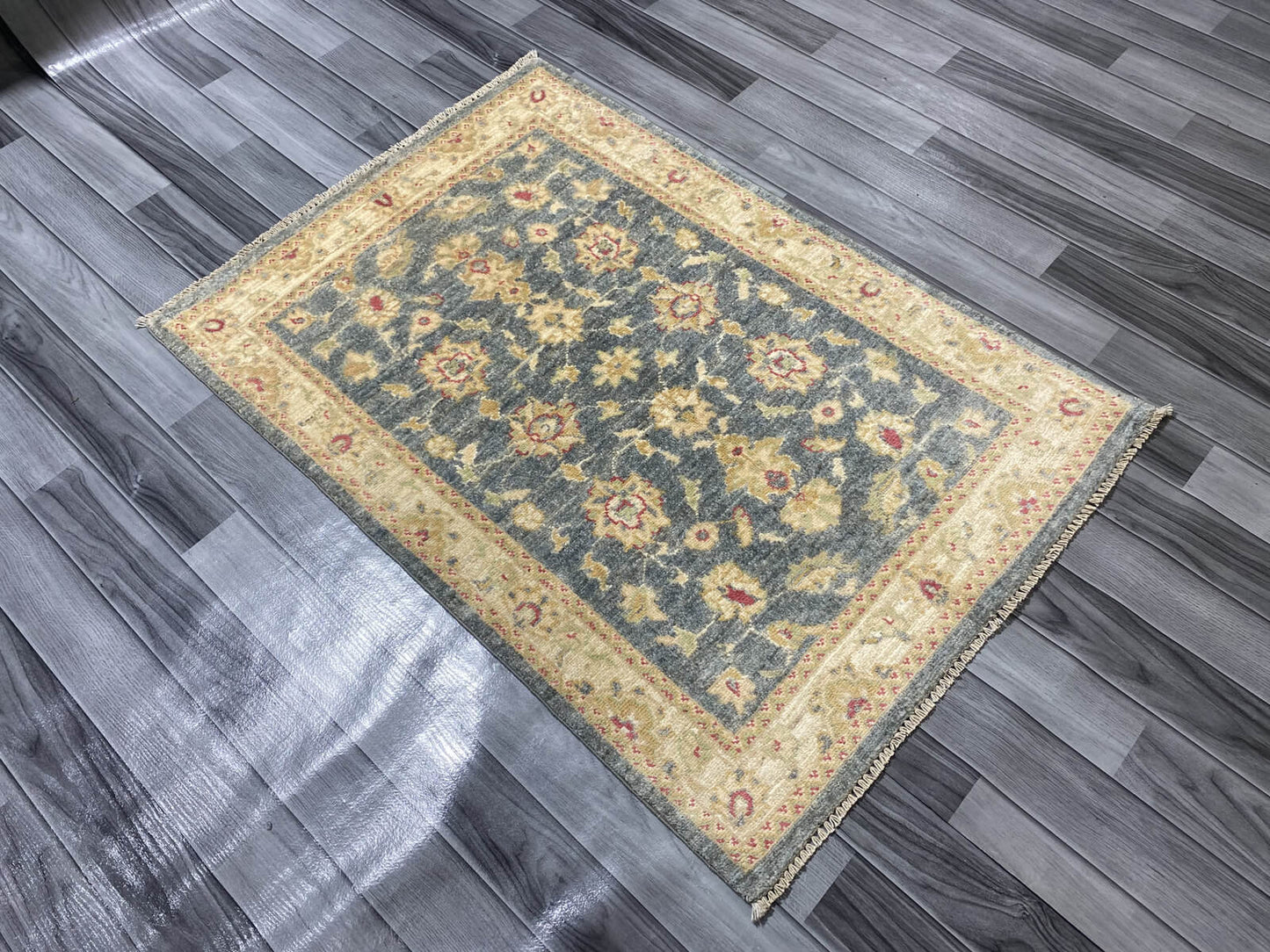 Handmade Fine Quality Chobi Wool Rug ( 120 CM x 84 CM )SK#1040