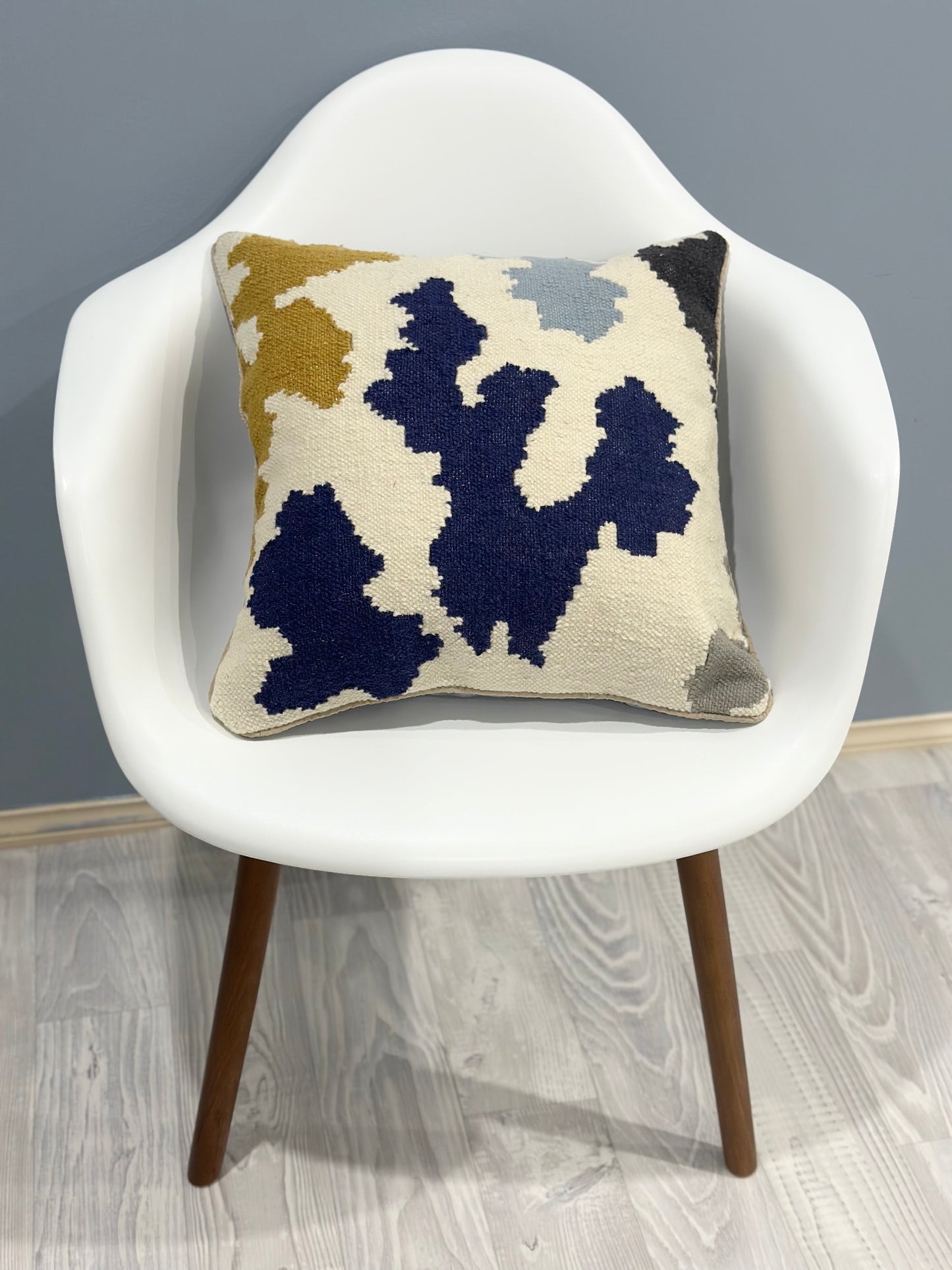 Modern Kilim Cushion Cover | 45 CM x 45 CM AF#18