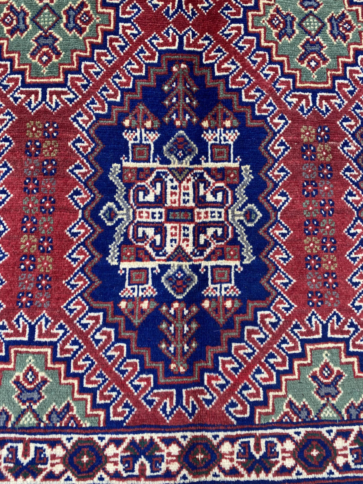 Handmade Traditional Wool Rug 195 cm x 150 cm SK#1129