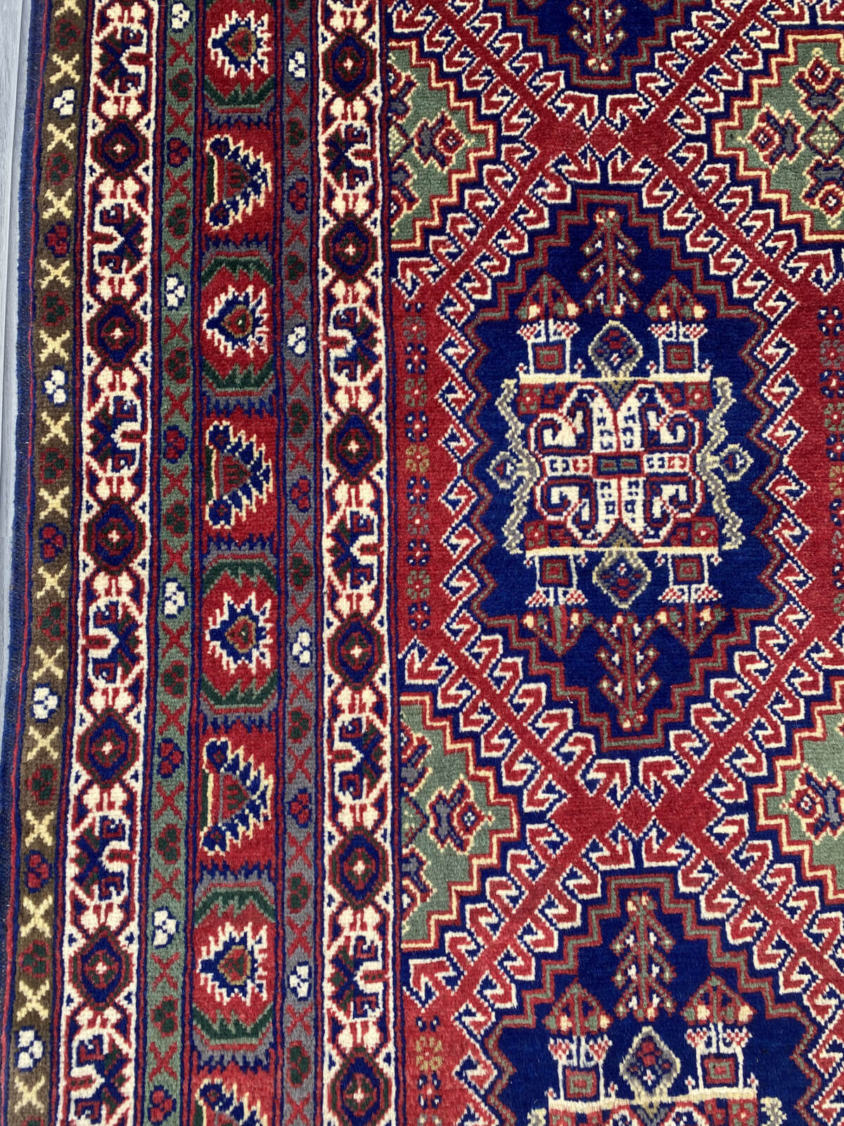 Handmade Traditional Wool Rug 195 cm x 150 cm SK#1129
