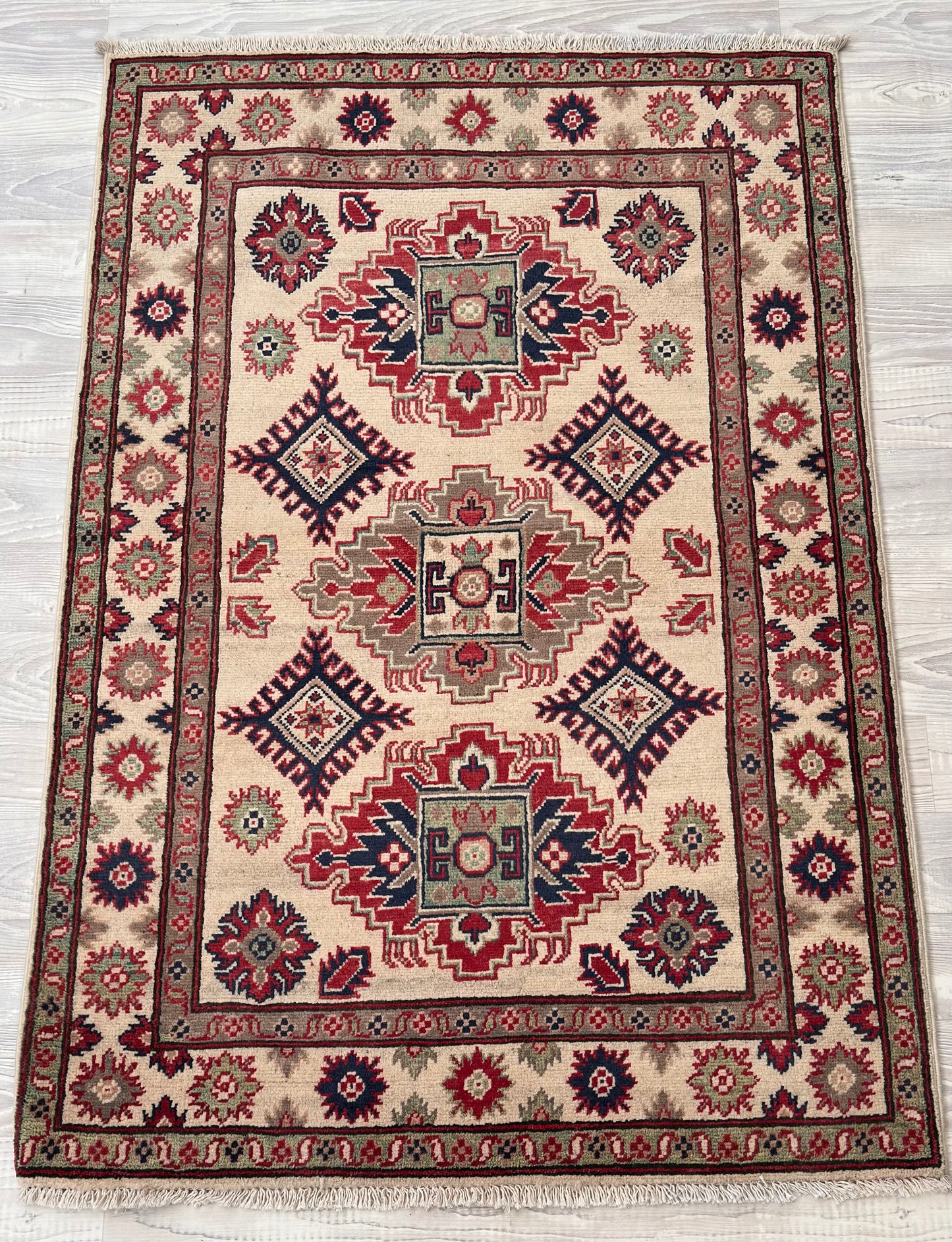 Handmade Traditional Kazak Rug ( 162 CM x 110 CM ) KSA#5039