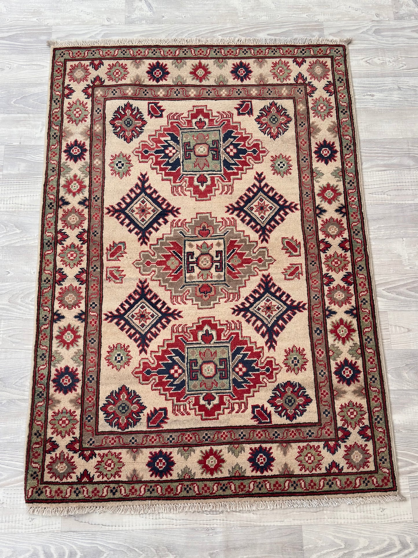 Handmade Traditional Kazak Rug ( 162 CM x 110 CM ) KSA#5039
