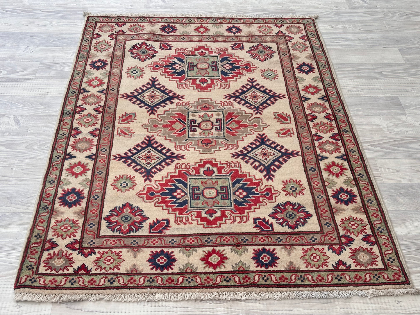 Handmade Traditional Kazak Rug ( 162 CM x 110 CM ) KSA#5039