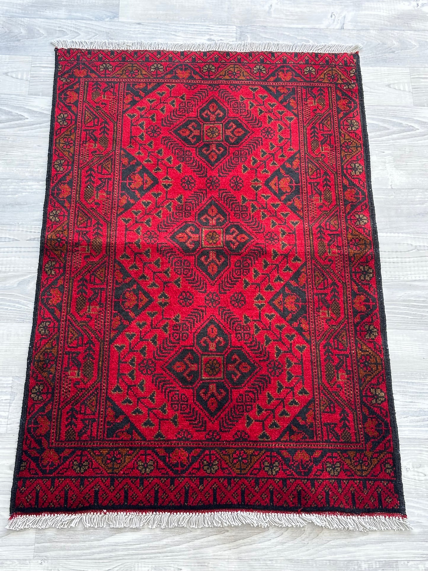 Handmade Red Colour Traditional Wool Rug 120 CM x 80 CM  KSA#5040