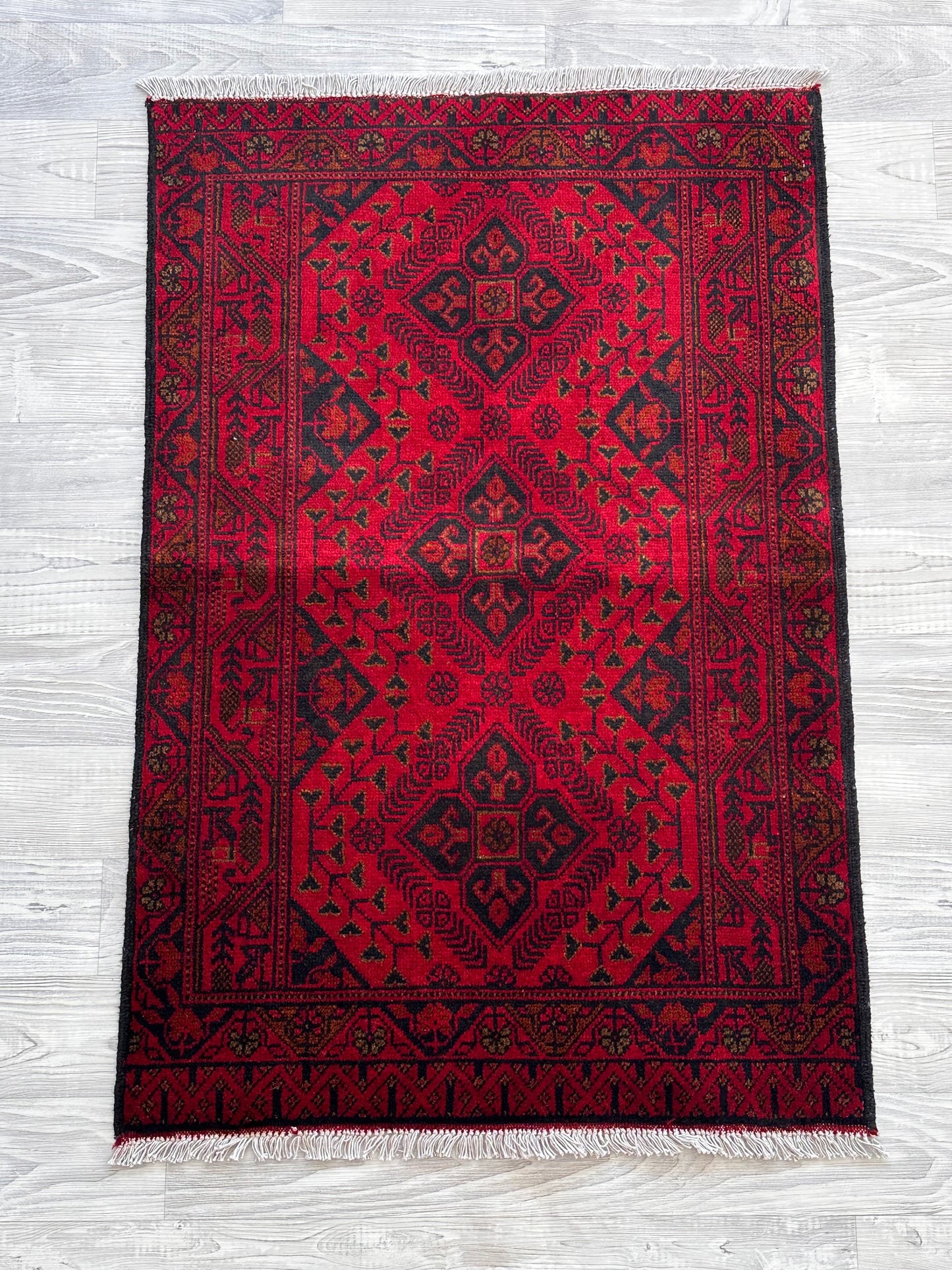 Handmade Red Colour Traditional Wool Rug 120 CM x 80 CM  KSA#5040