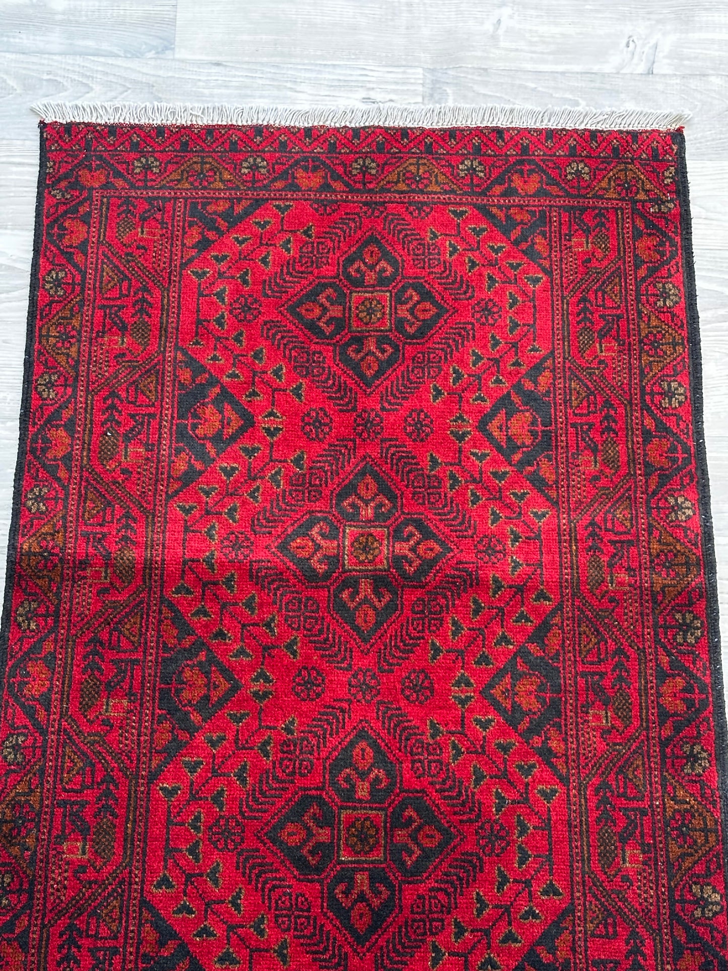 Handmade Red Colour Traditional Wool Rug 120 CM x 80 CM  KSA#5040