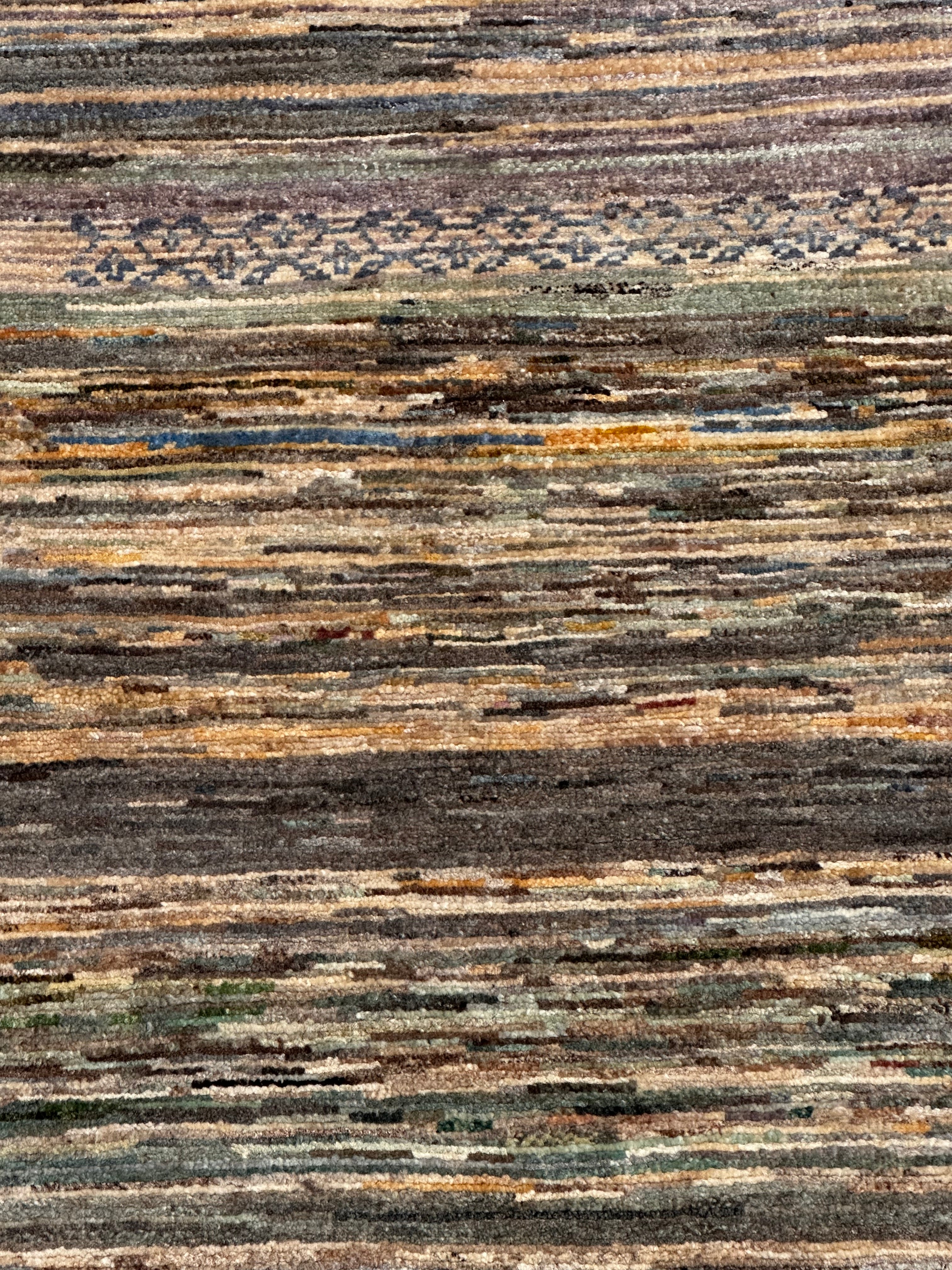 Handmade Earth Tone Modern Wool Rug, 172 CM x 118 CM