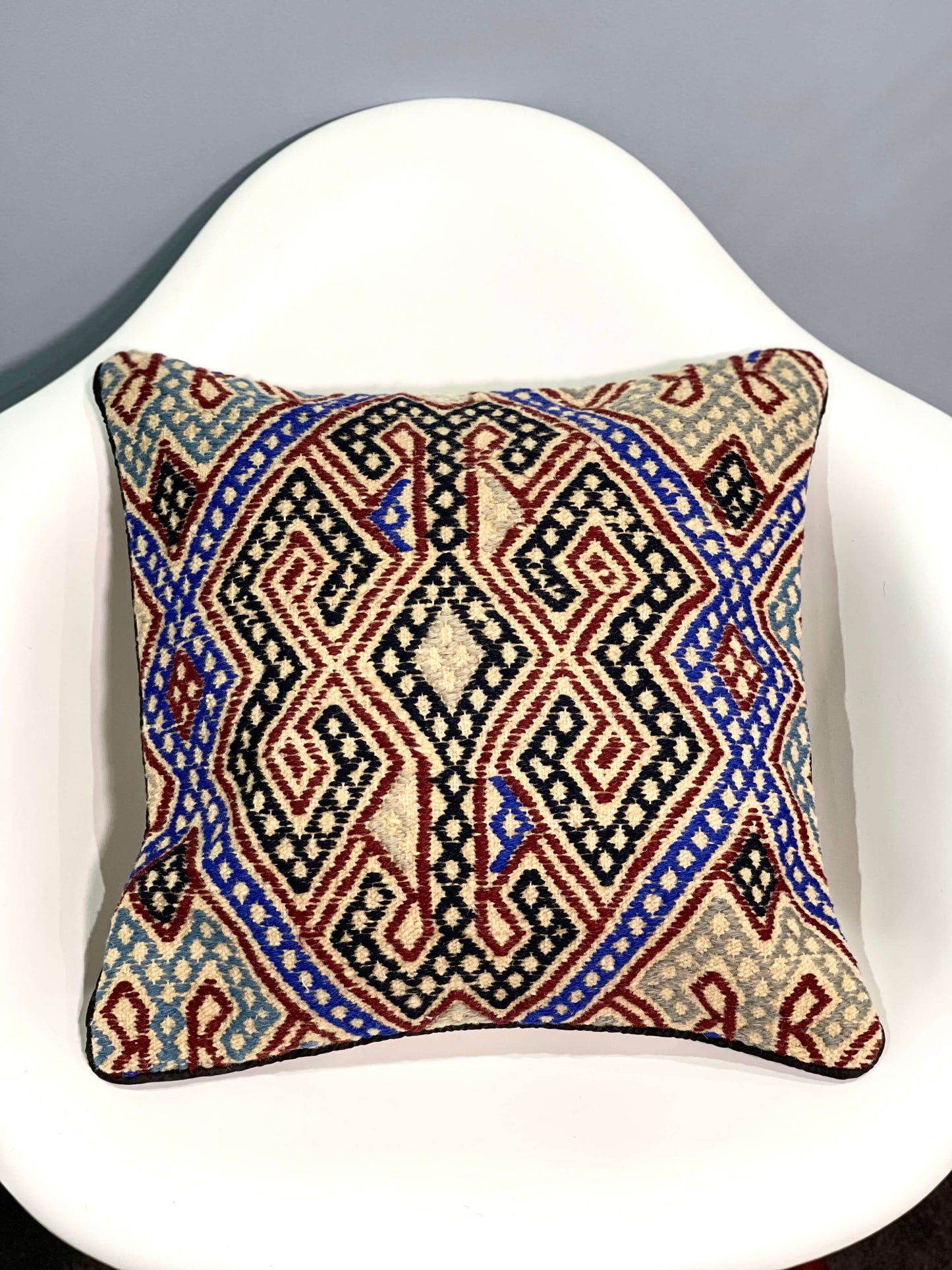 Kuchi Design Cushion 45 cm x 45 cm (Traditional) AF#130