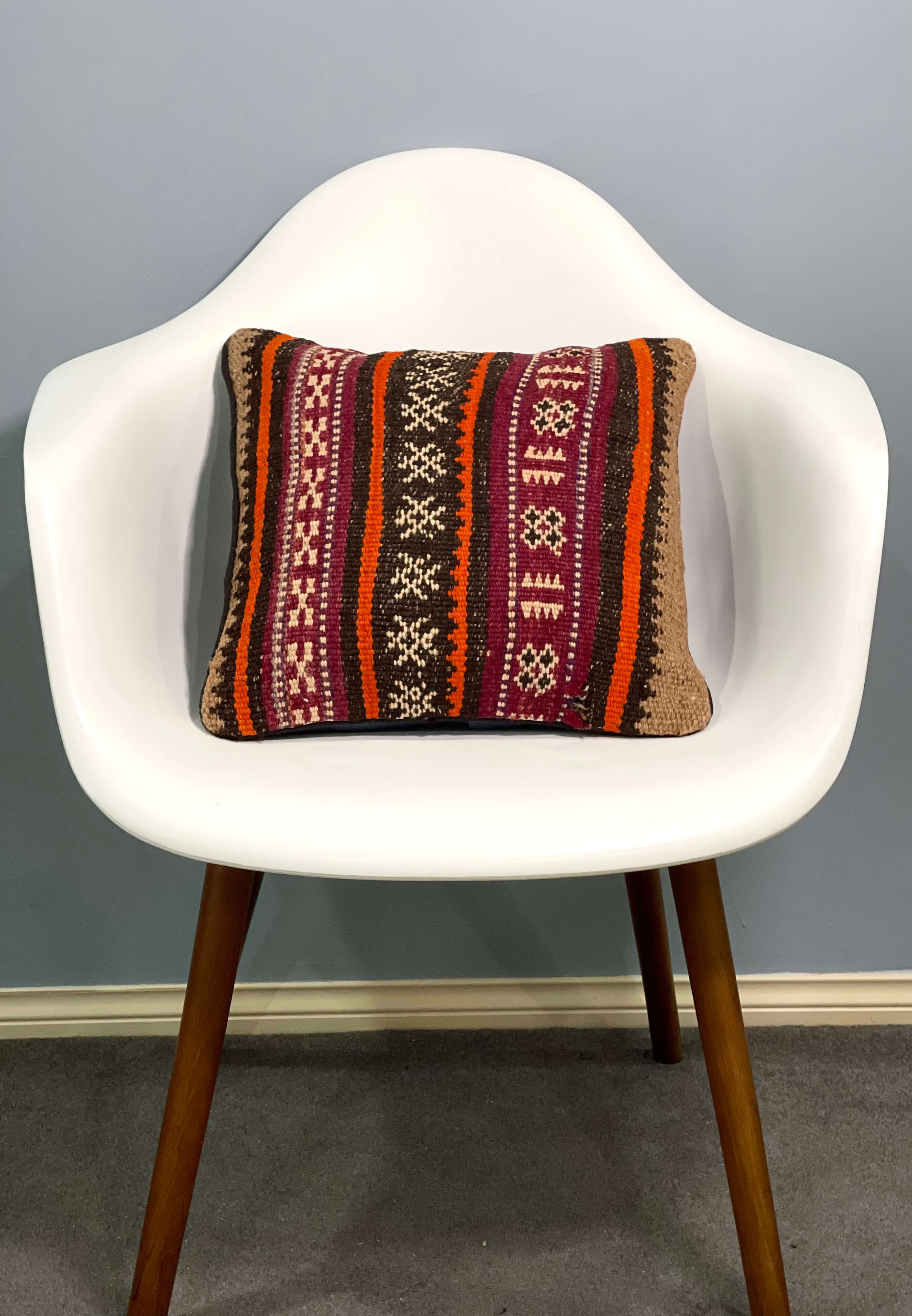 Traditional  Design Cushion Cover 40cm X 40cm AF#155