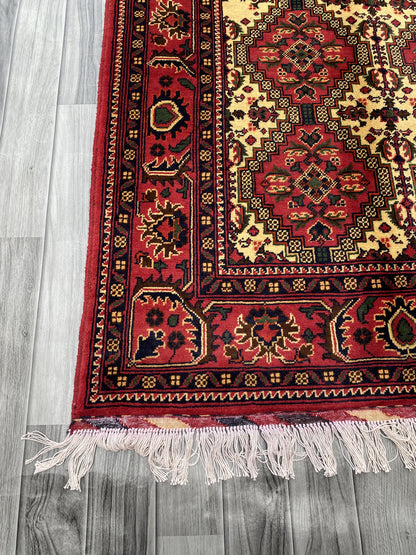 Hand Woven Traditional  Rug | 196 CM x 149 CM KSM # 301