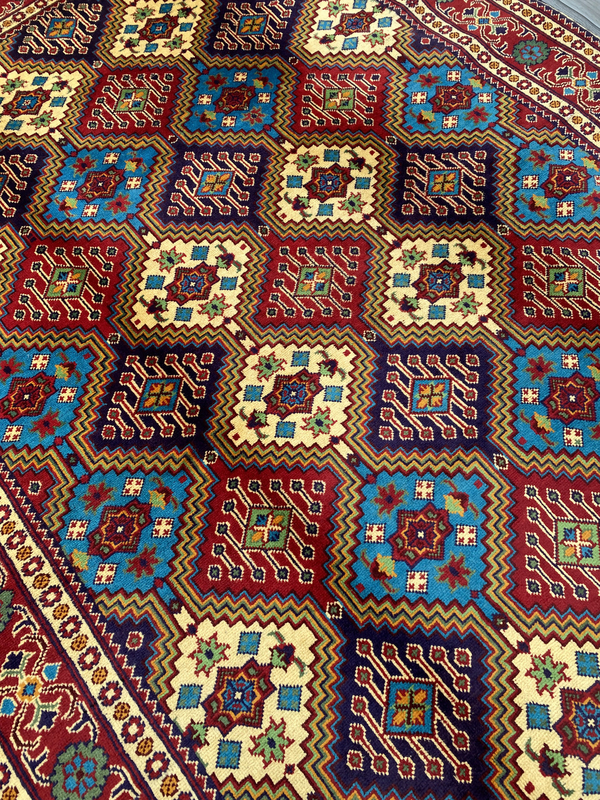 Hand Woven Traditional  Rug | 210 CM x 154 CM KSM # 3113