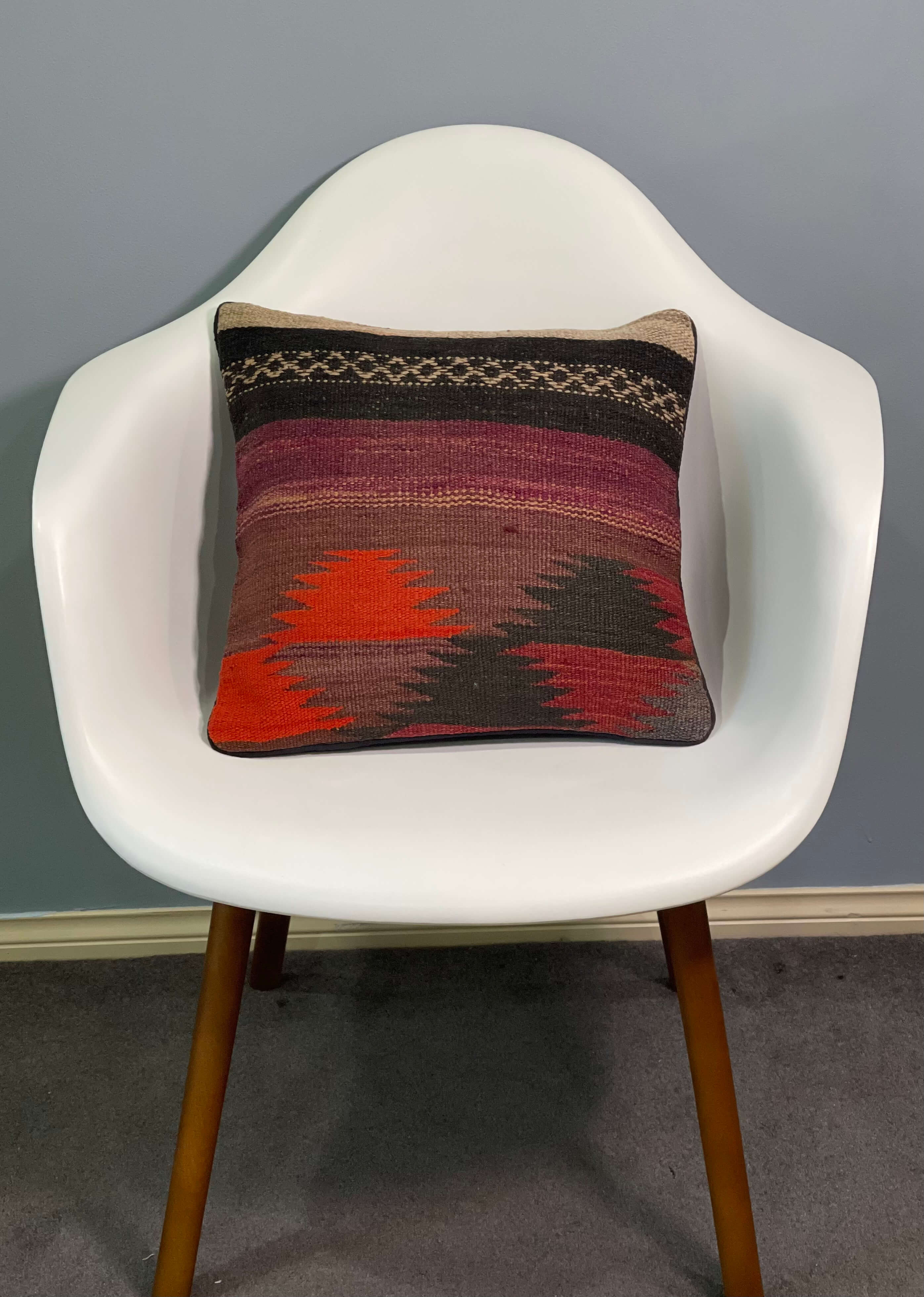Traditional Design Cushion Cover 40cm X 40cm AF#247