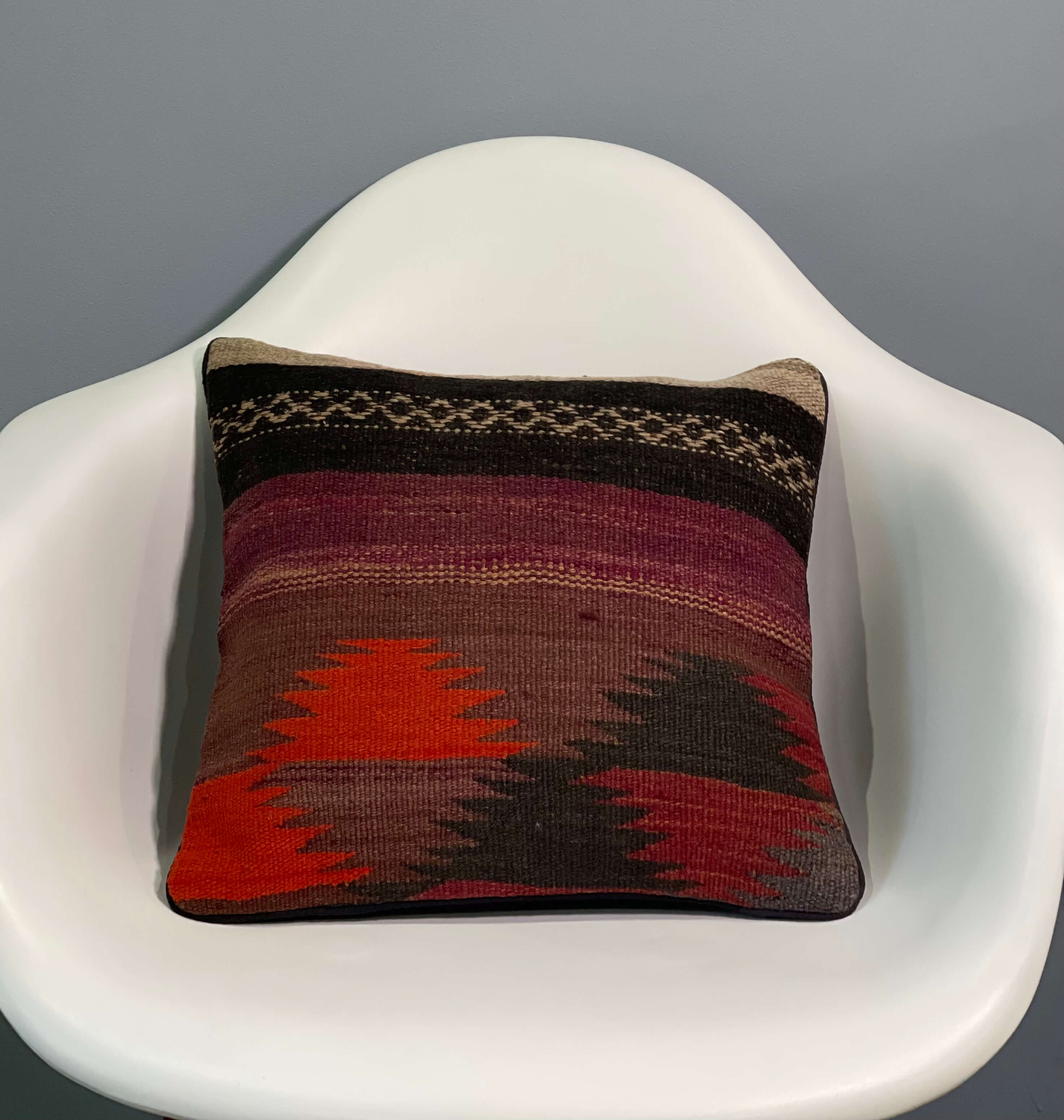 Traditional Design Cushion Cover 40cm X 40cm AF#247