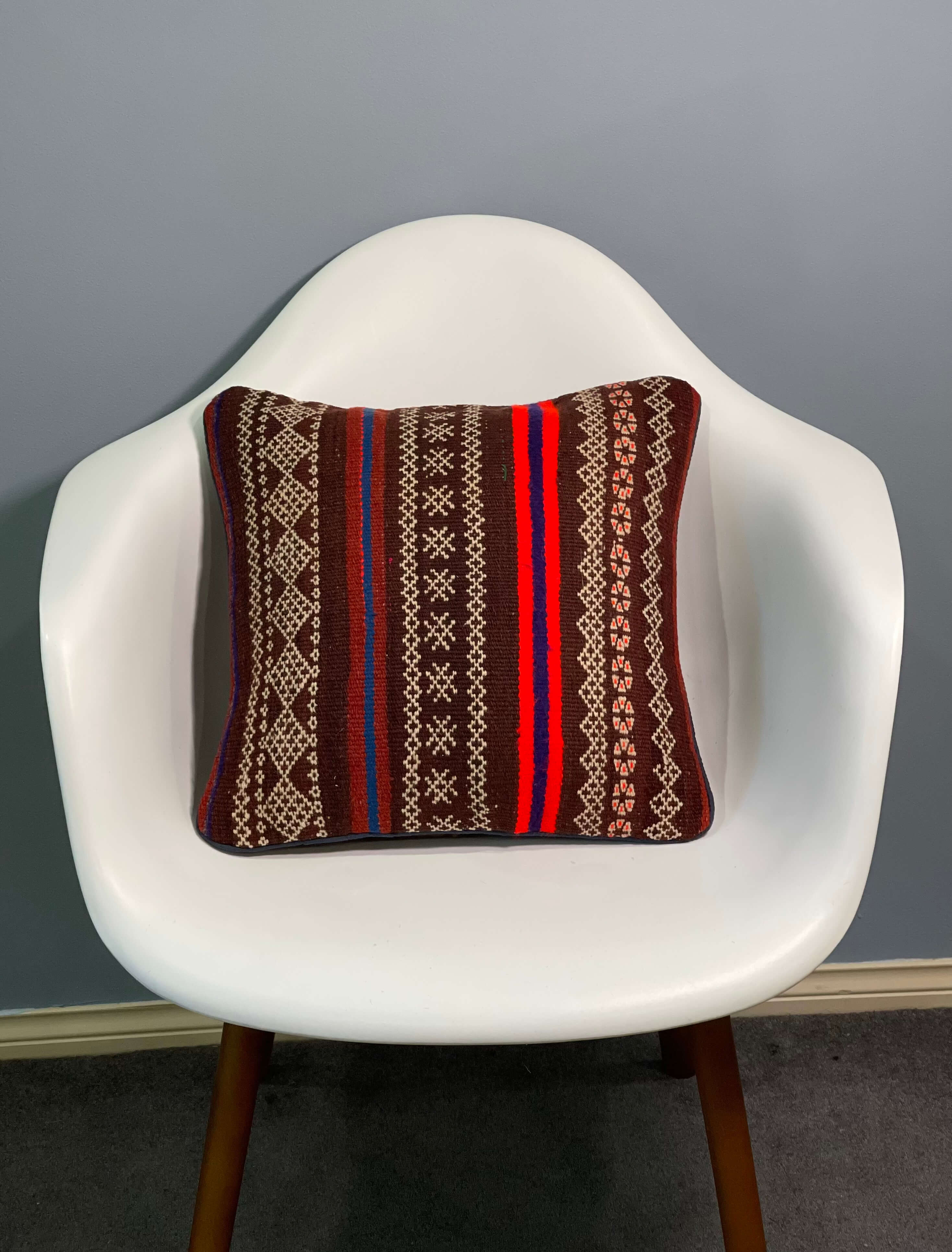 Traditional Design Cushion Cover 40cm X 40cm AF#256