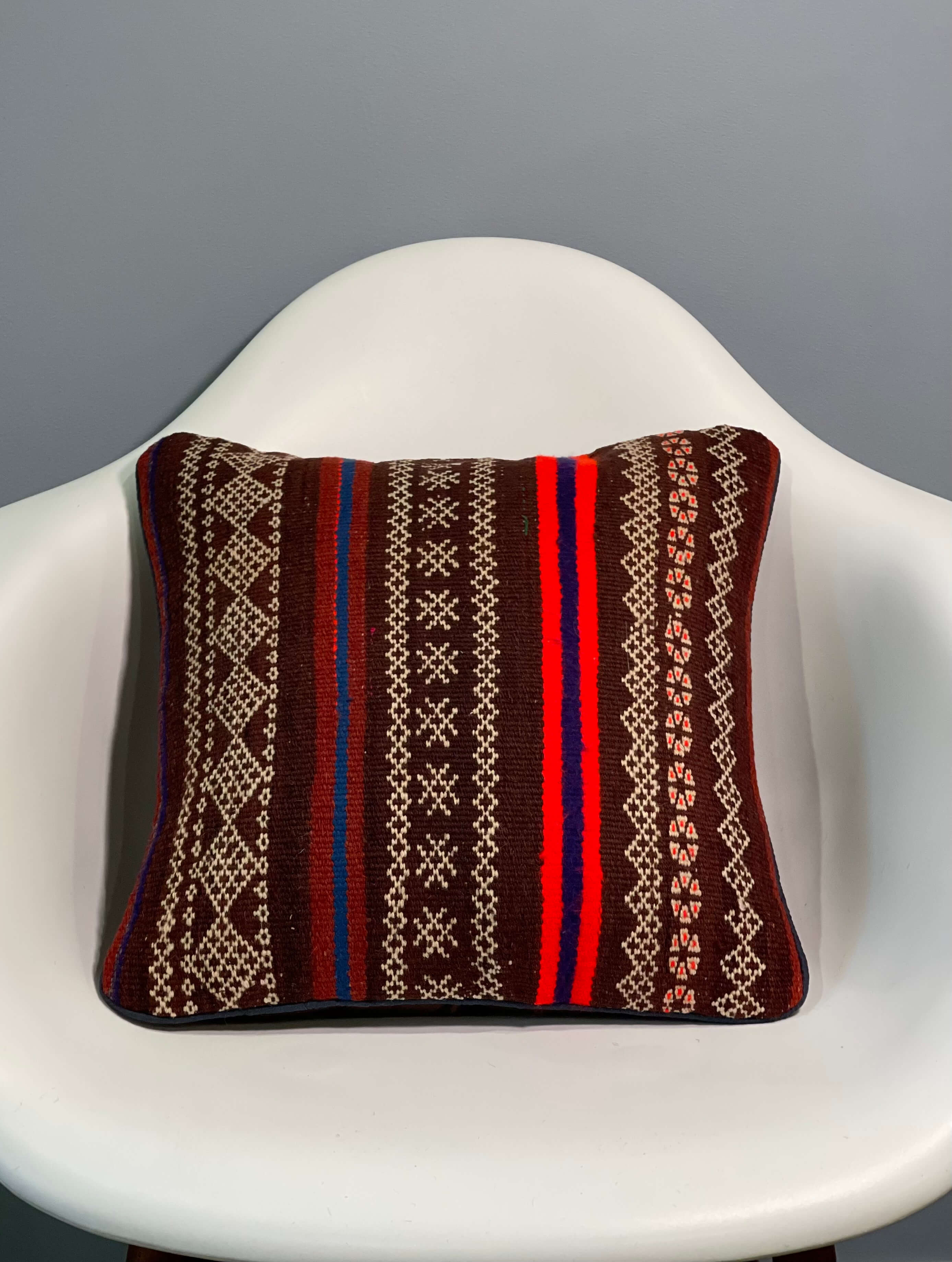 Traditional Design Cushion Cover 40cm X 40cm AF#256