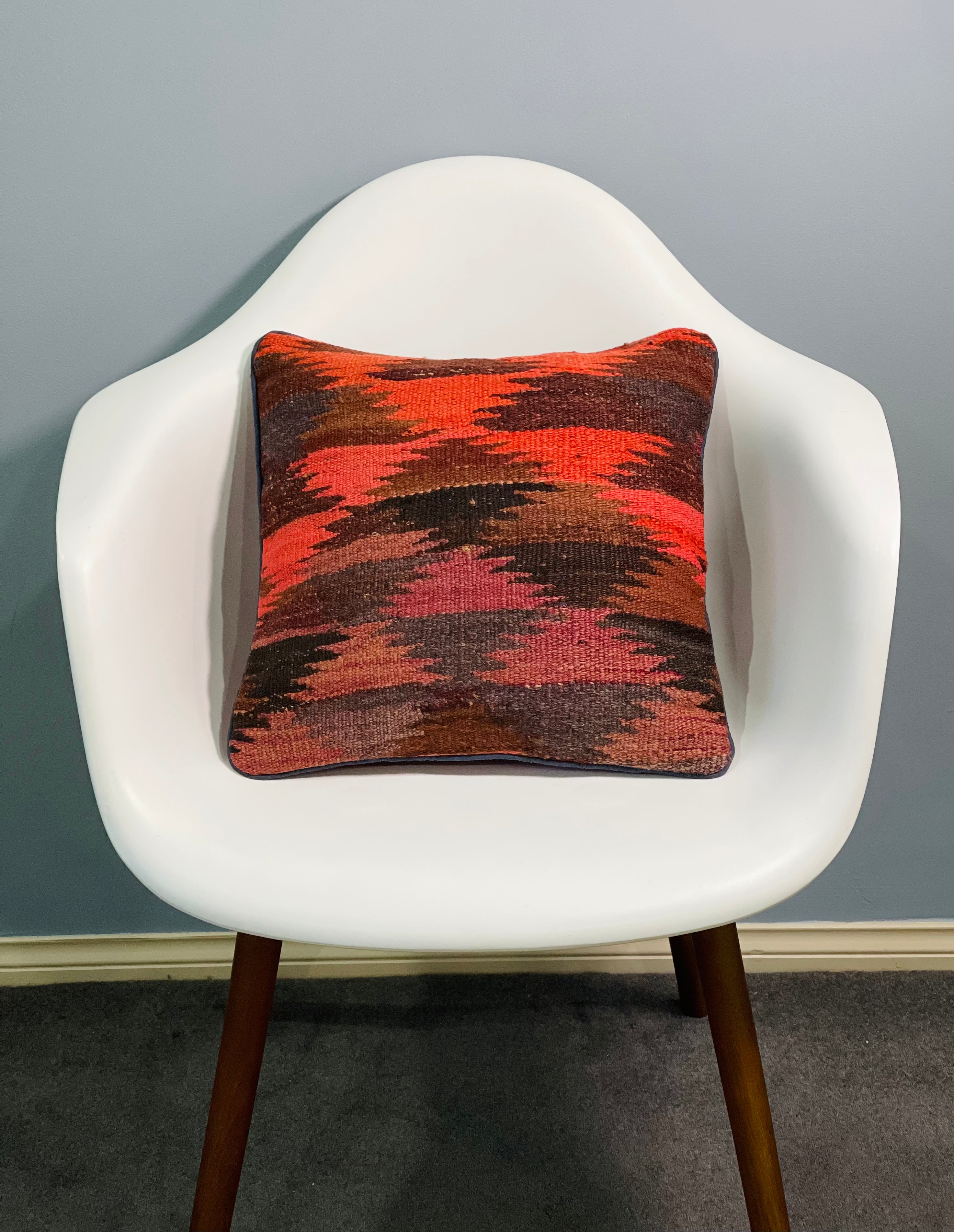 Traditional Design Cushion Cover 40cm X 40cm AF#276