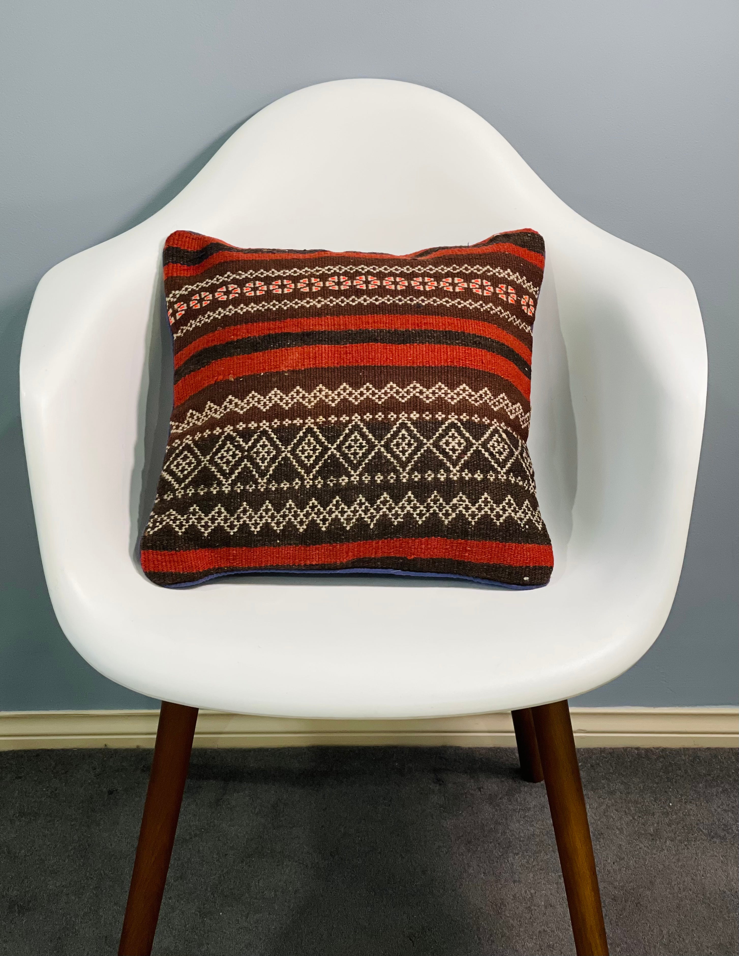 Traditional Design Cushion Cover 40cm X 40cm AF#277
