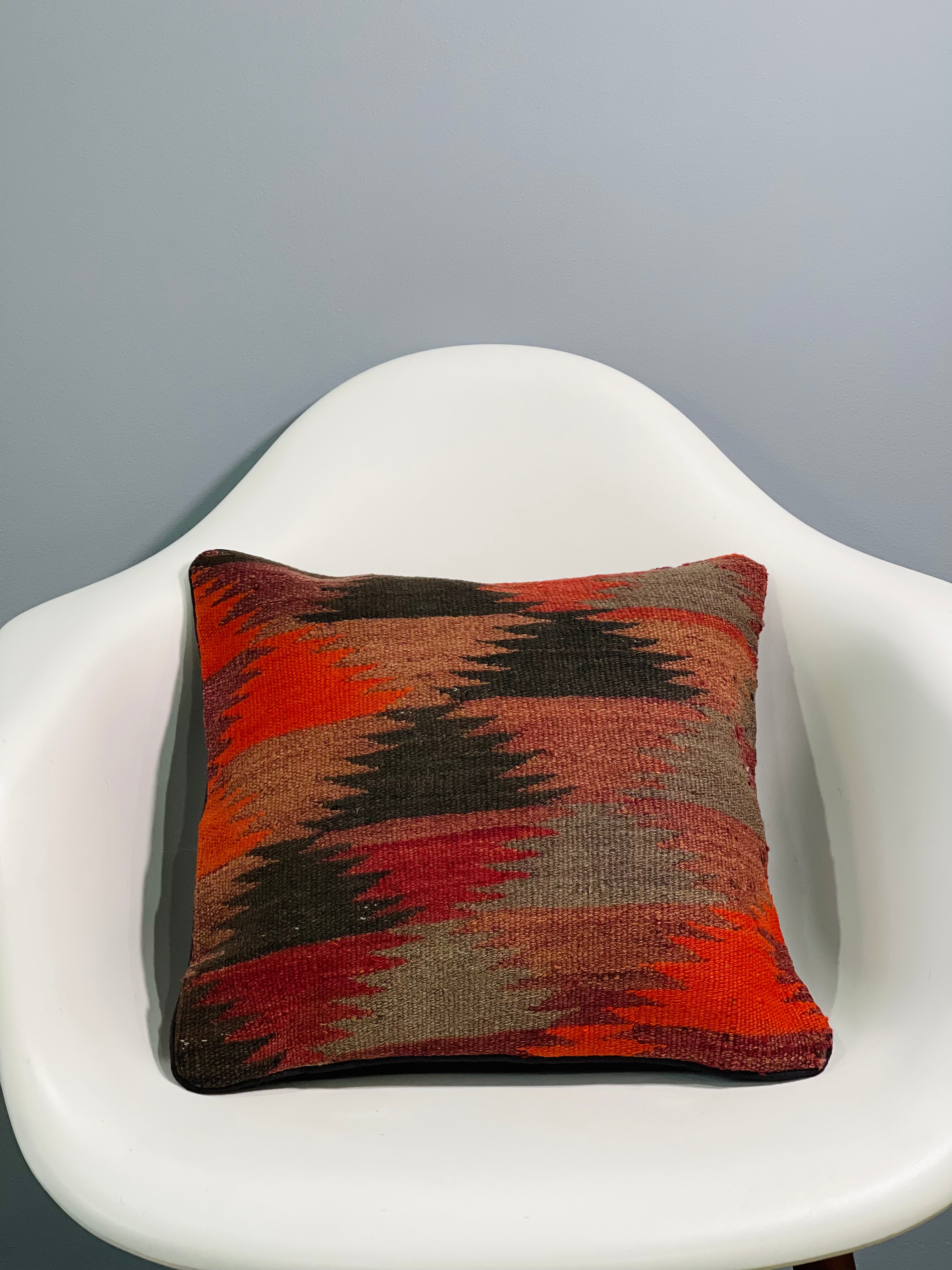 Traditional Design Cushion Cover 40cm X 40cm AF#281