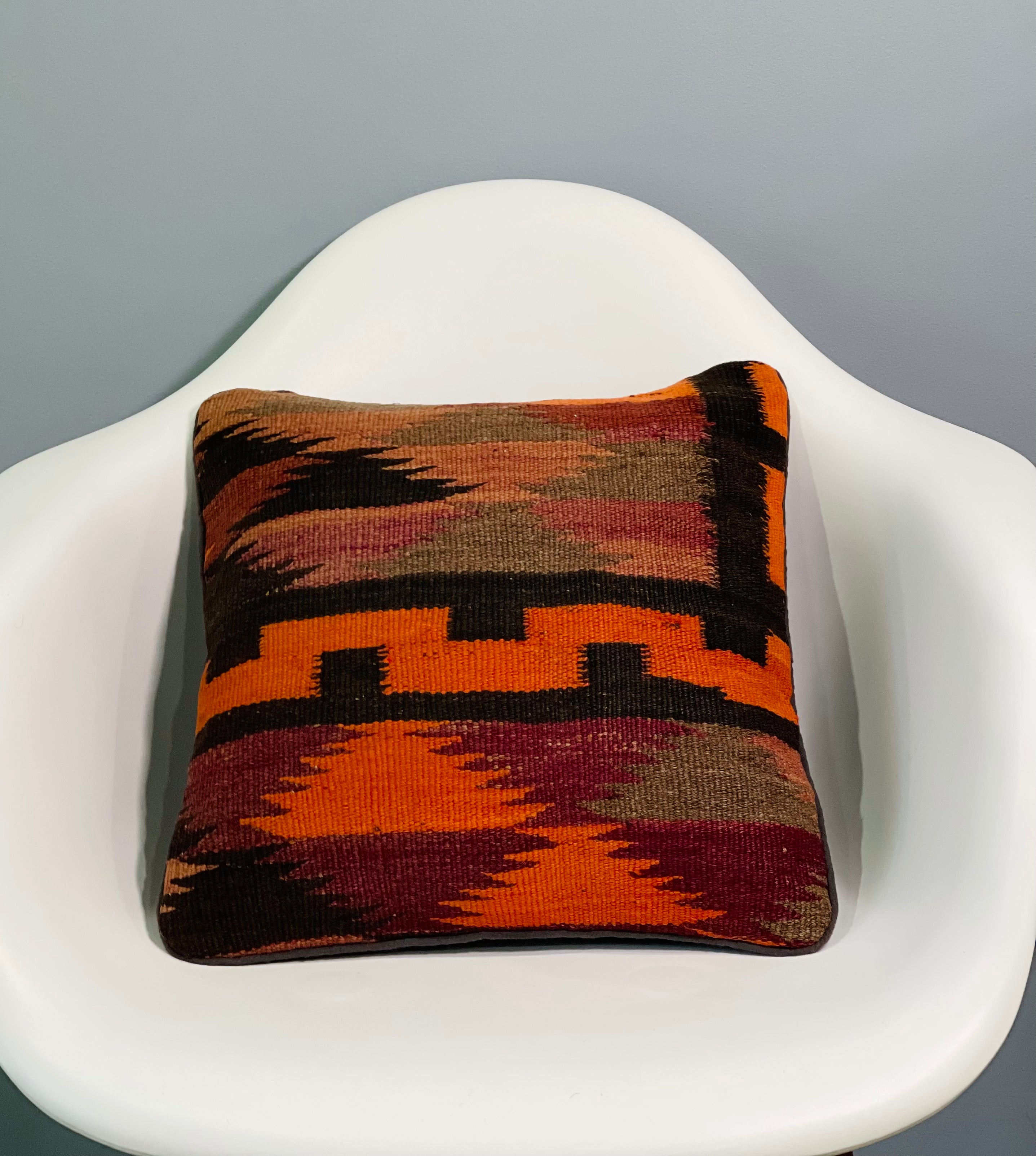 Traditional Design Cushion Cover 40cm X 40cm AF#283