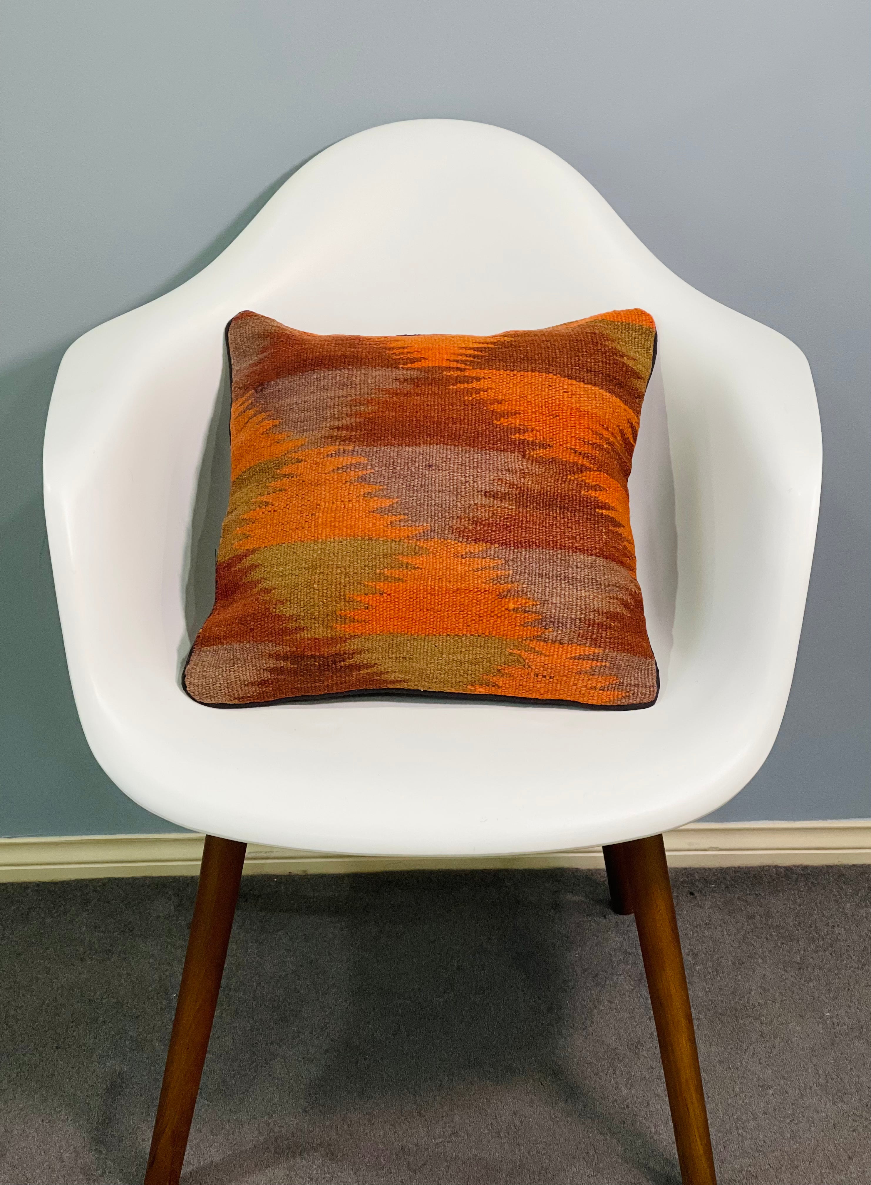 Traditional Design Cushion Cover 40cm X 40cm AF#285