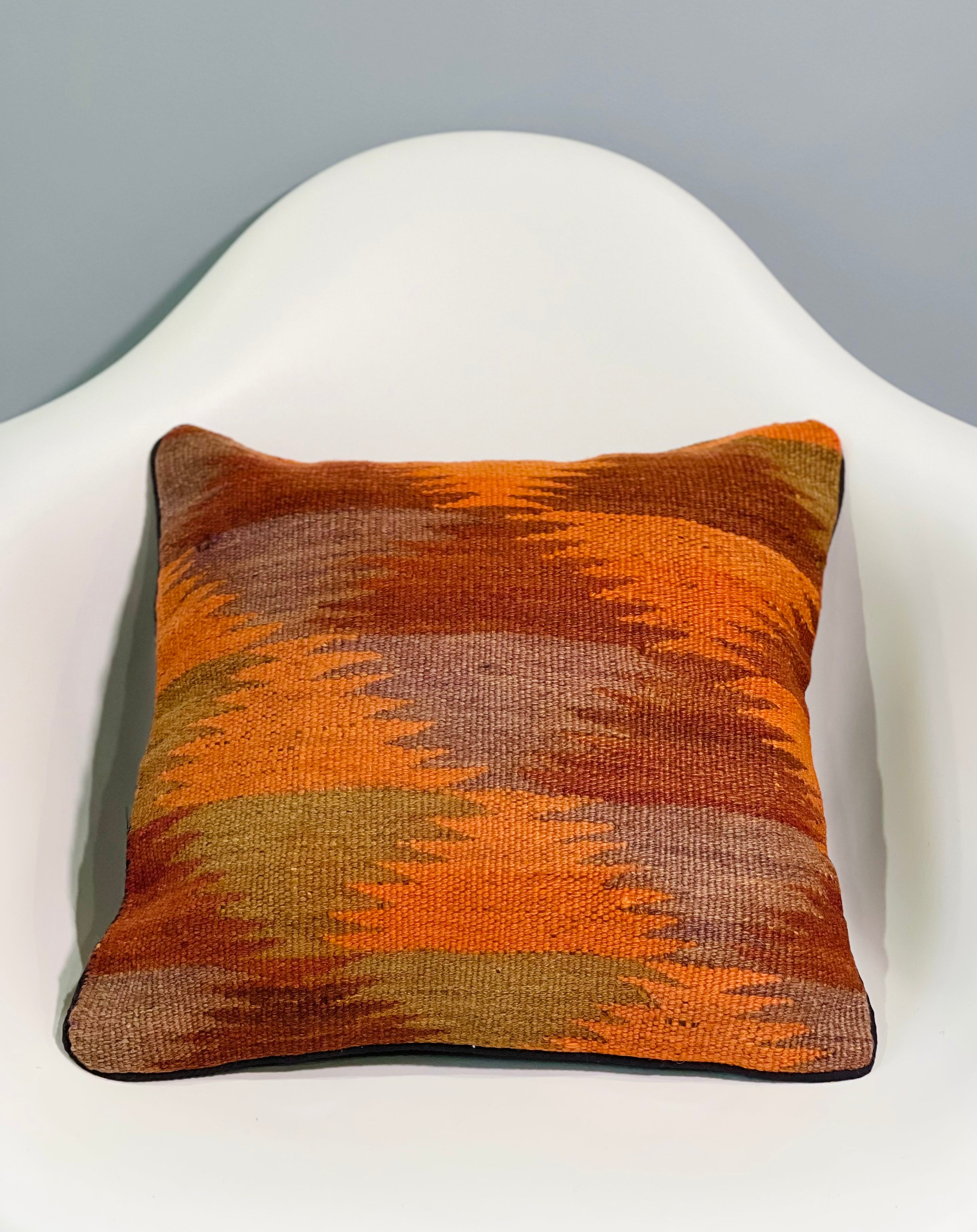 Traditional Design Cushion Cover 40cm X 40cm AF#285