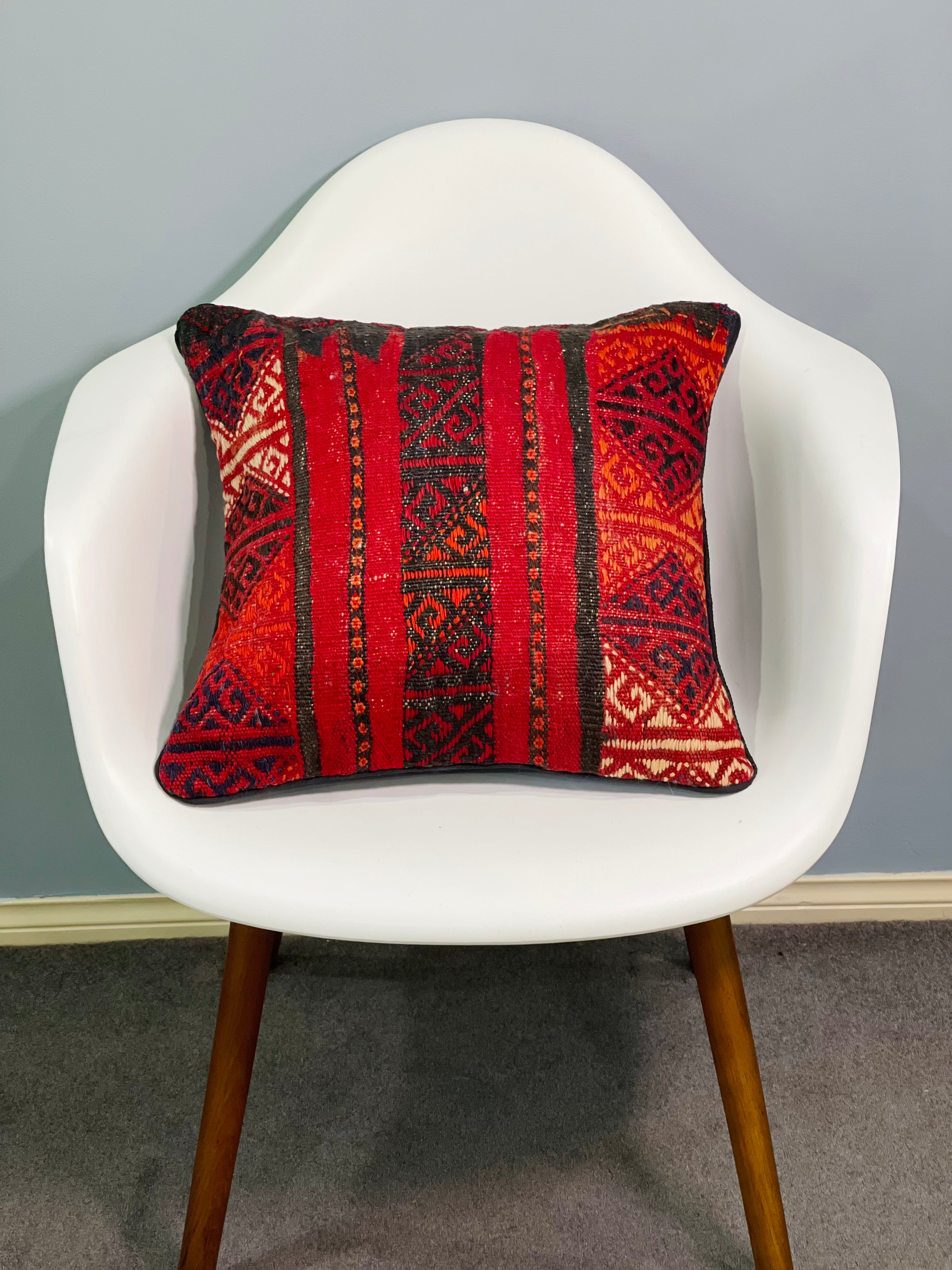 Traditional Design Cushion Cover 45cm X 45cm AF#287
