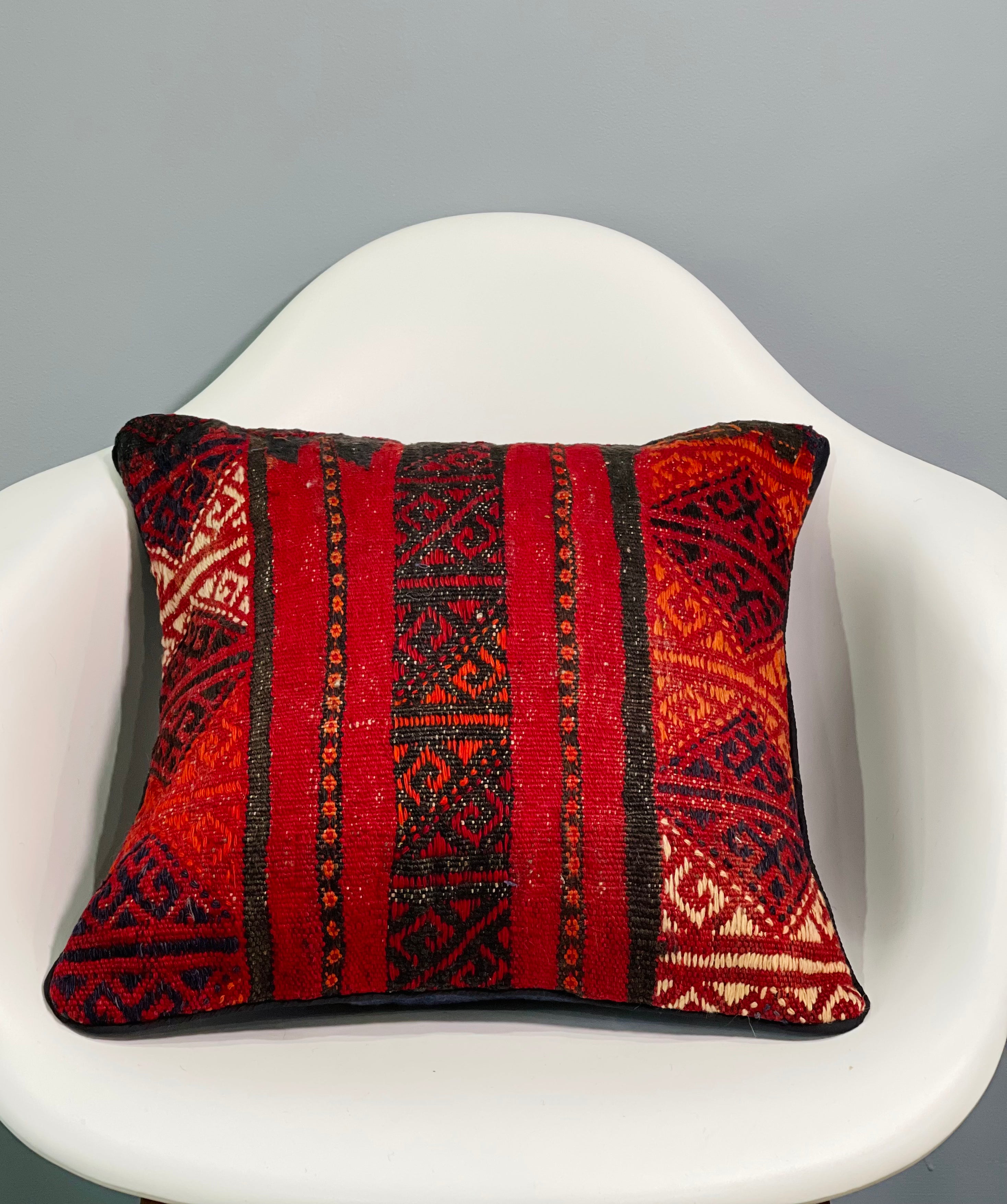 Traditional Design Cushion Cover 45cm X 45cm AF#287