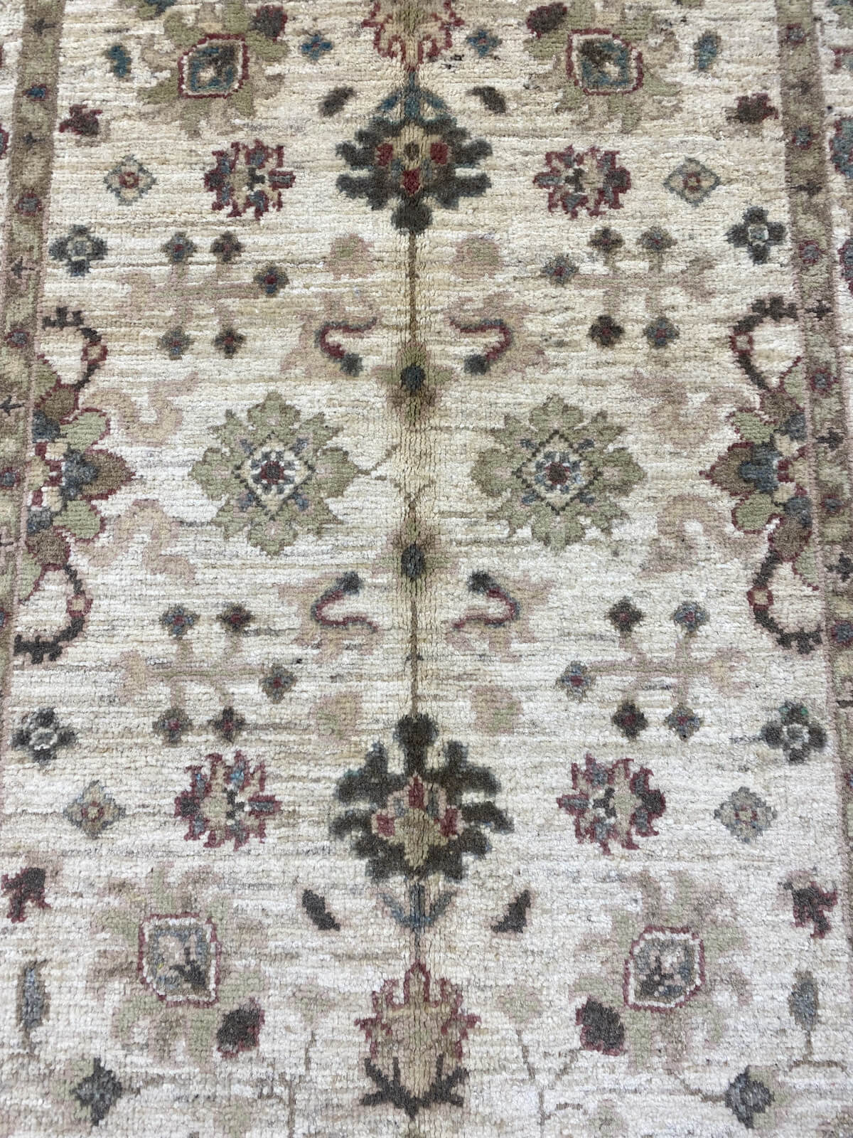 Handmade Fine Quality Chobi Wool Rug  ( 124 CM x 84 CM ) SK#1039