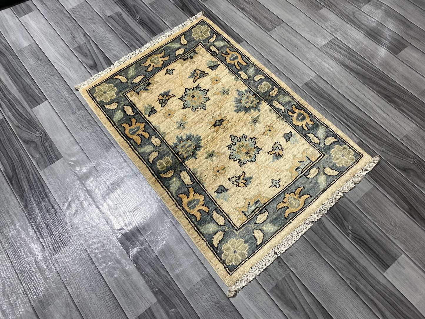 Handmade Chobi  Rug ( 92 CM x 63 CM ) SK#1047
