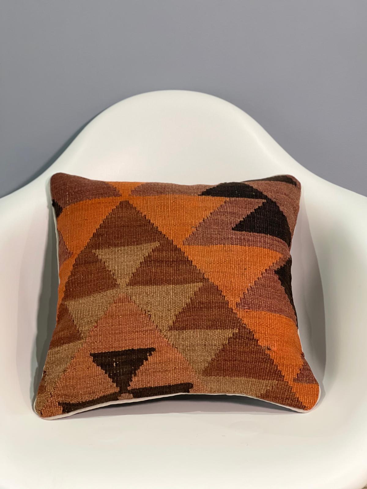 Traditional Cushion Cover 40cm X 40cm AF#432