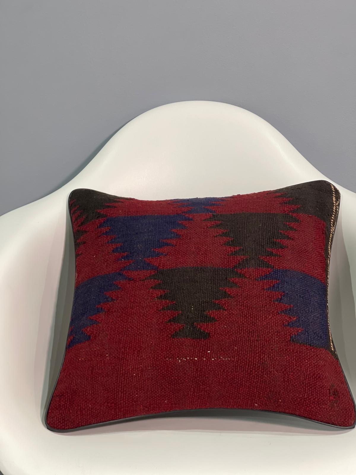 Traditional Cushion Cover 40cm X 40cm AF#434