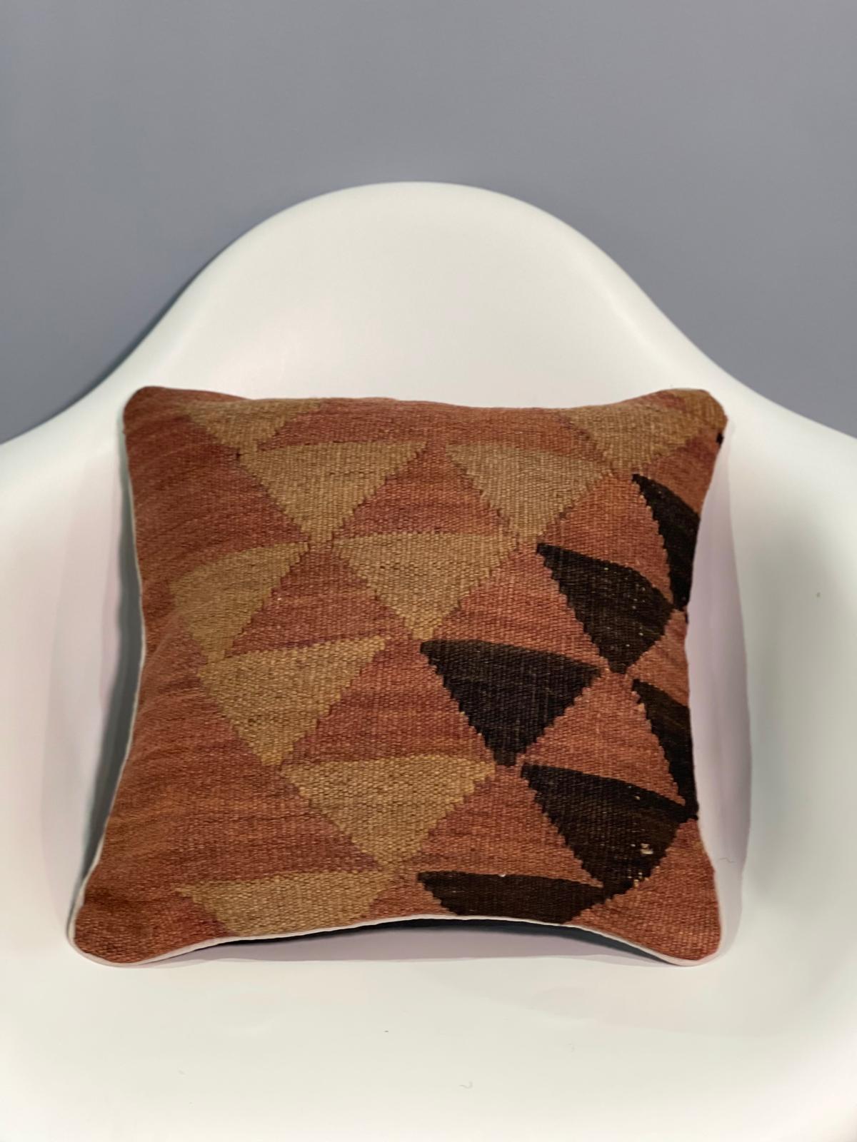 Traditional Cushion Cover 40cm X 40cm AF#504