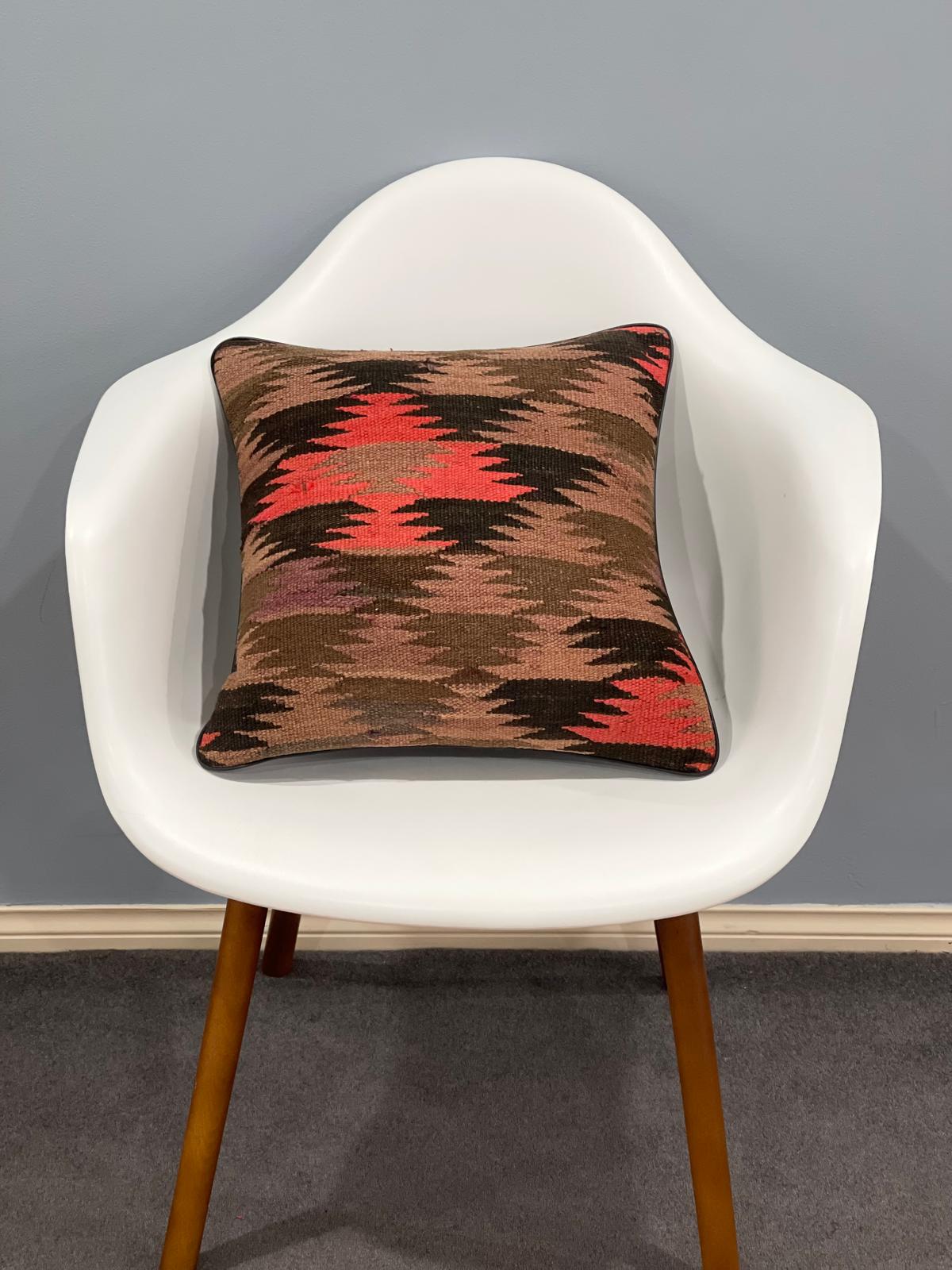 Traditional Cushion Cover 40cm X 40cm AF#600