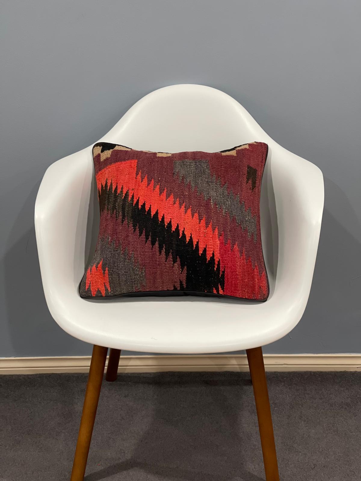 Traditional Cushion Cover 45cm X 45cm AF#603