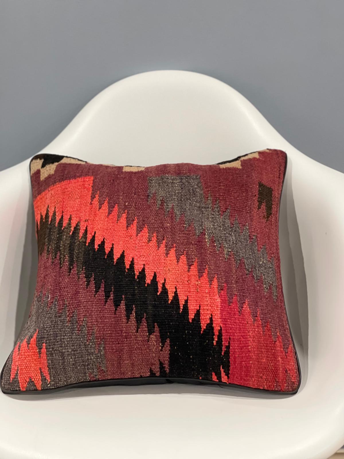 Traditional Cushion Cover 45cm X 45cm AF#603
