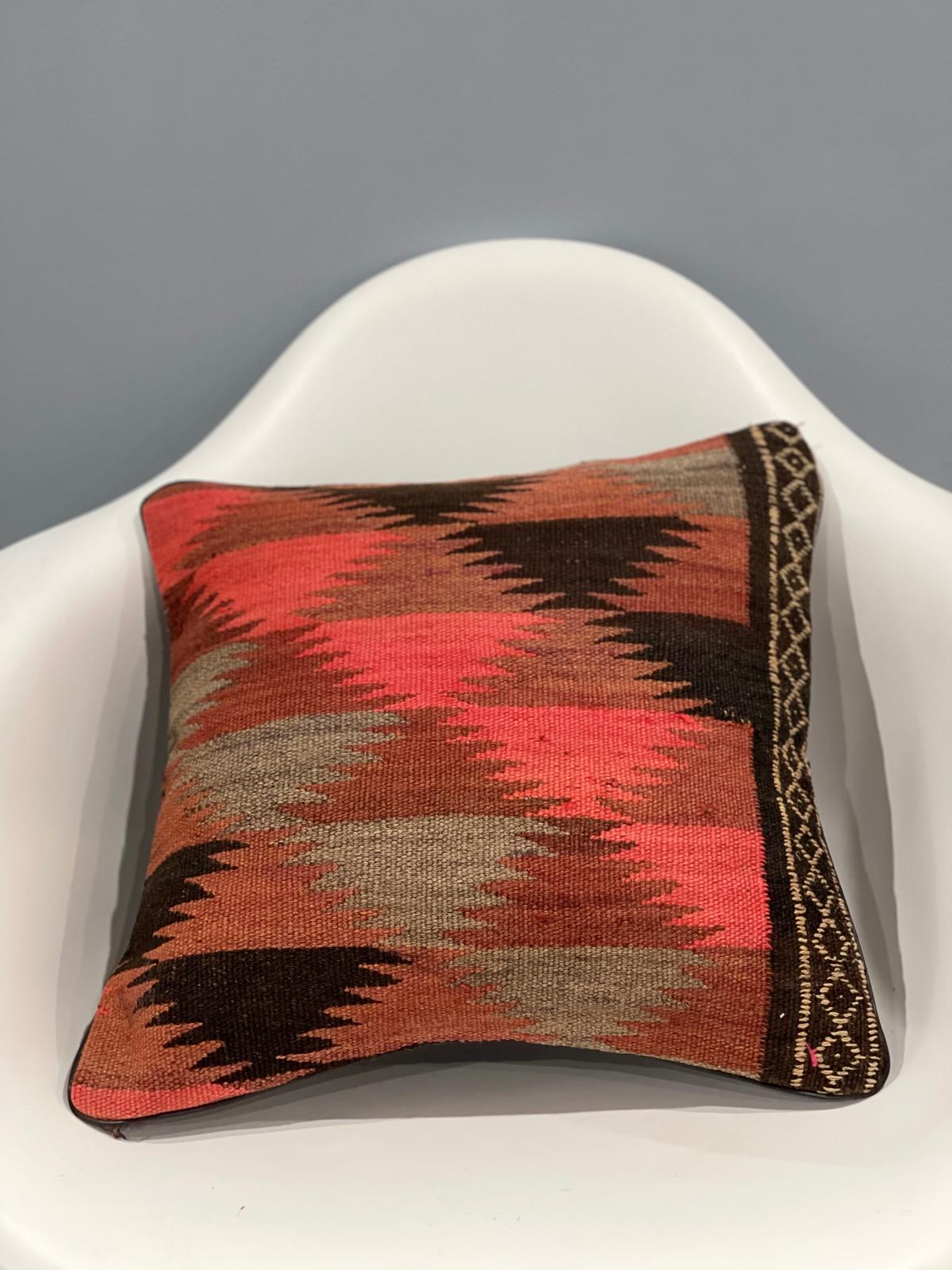 Traditional Cushion Cover 40cm X 40cm AF#604