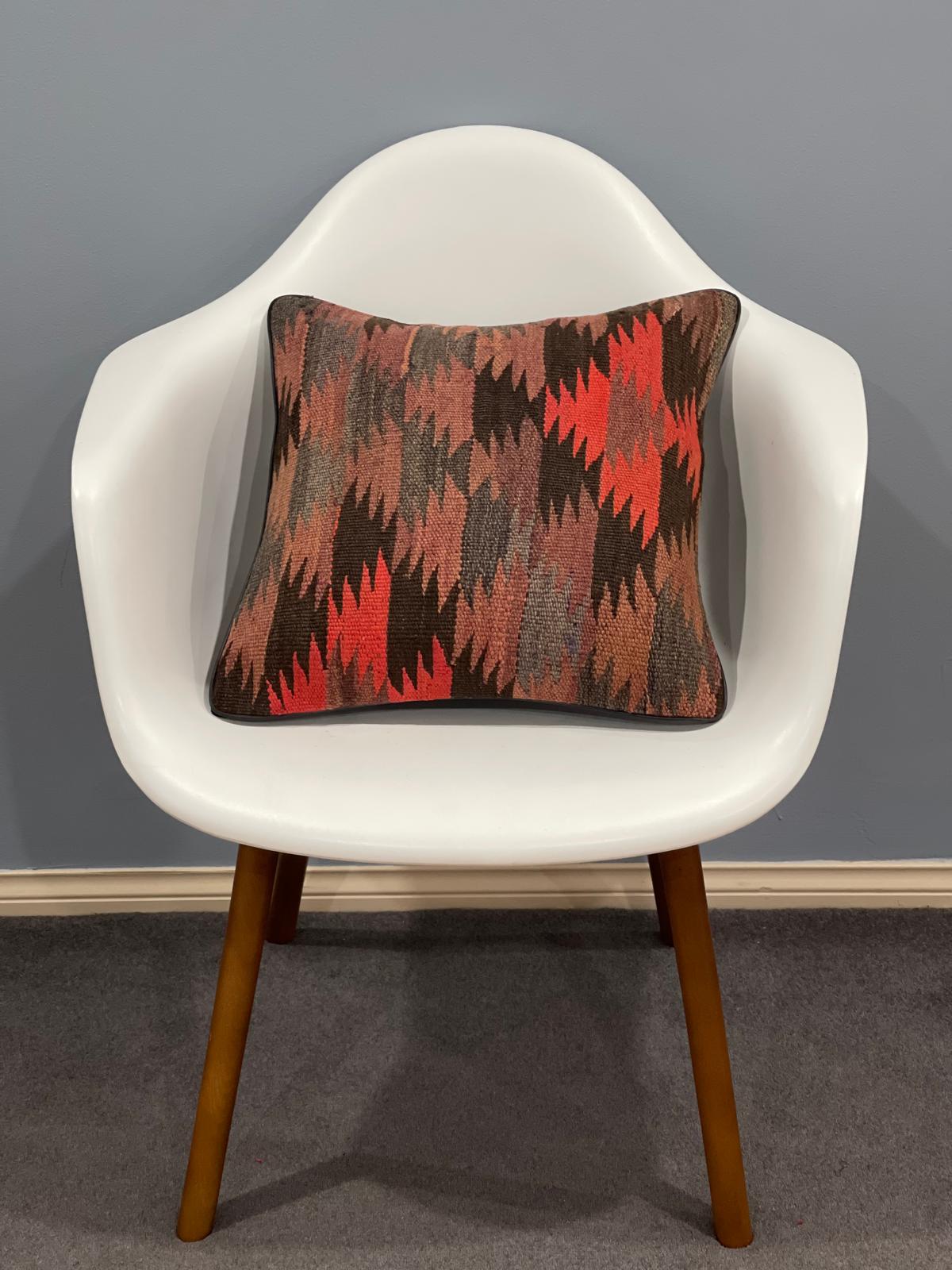 Traditional Cushion Cover 45cm X 45cm AF#606