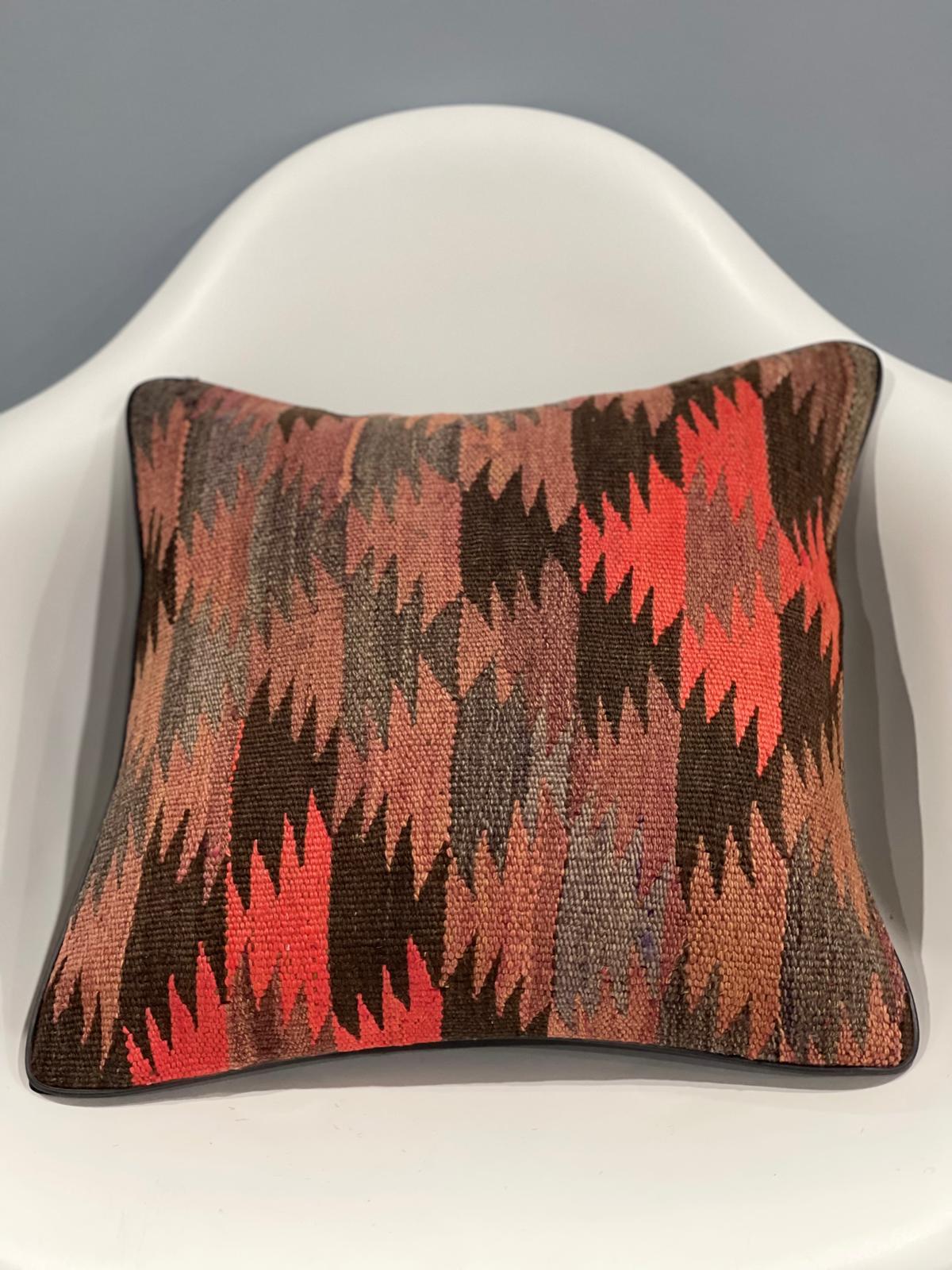 Traditional Cushion Cover 45cm X 45cm AF#606