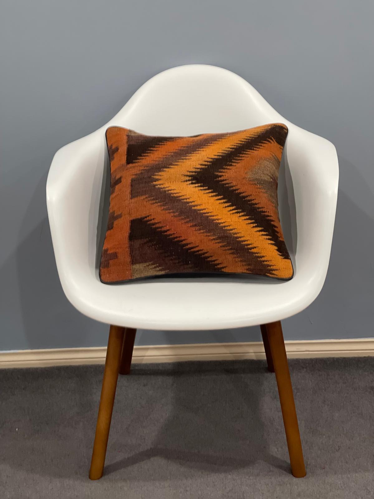 Traditional Cushion Cover 45cm X 45cm AF#607