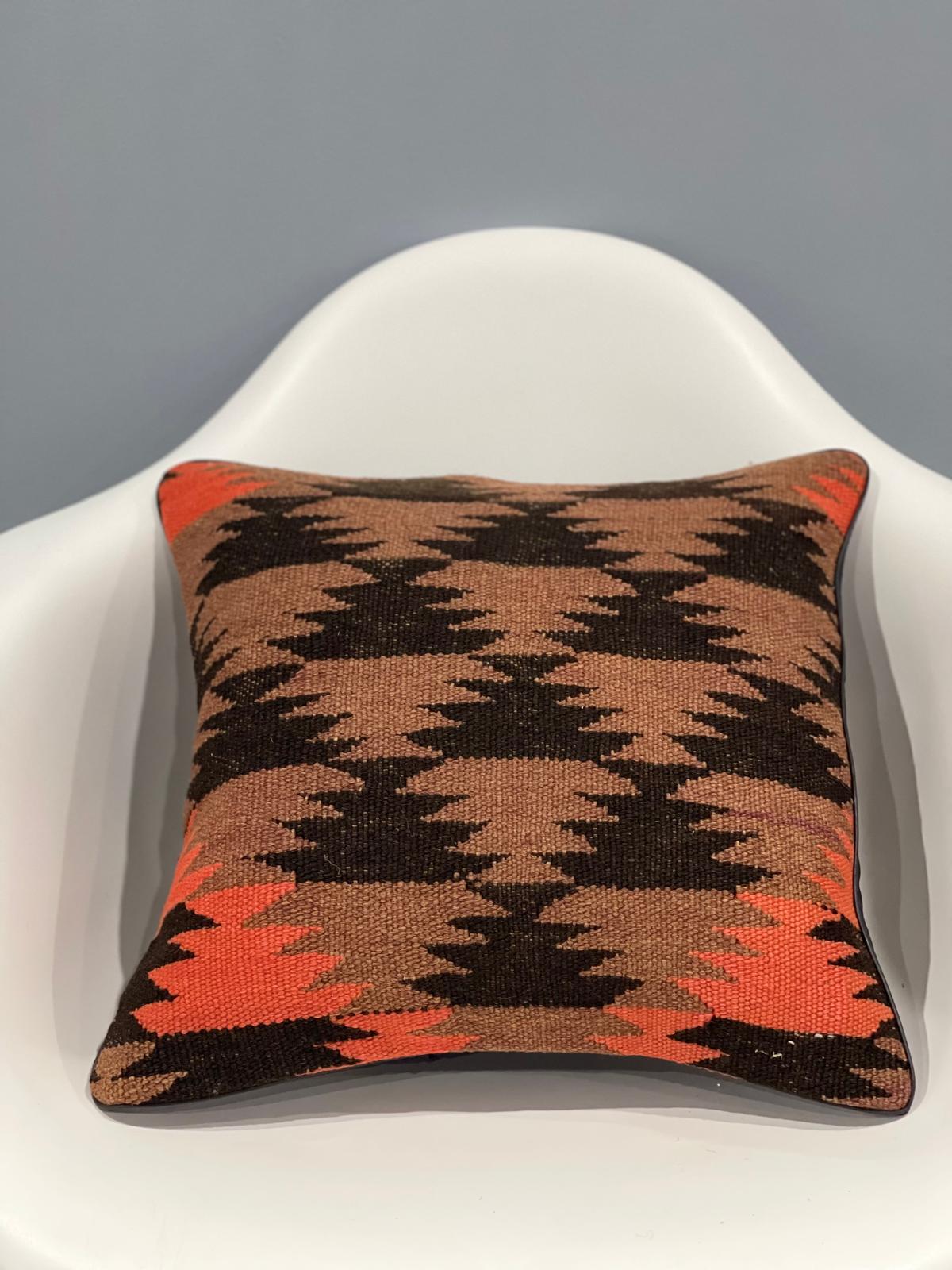 Traditional Cushion Cover 40cm X 40cm AF#608