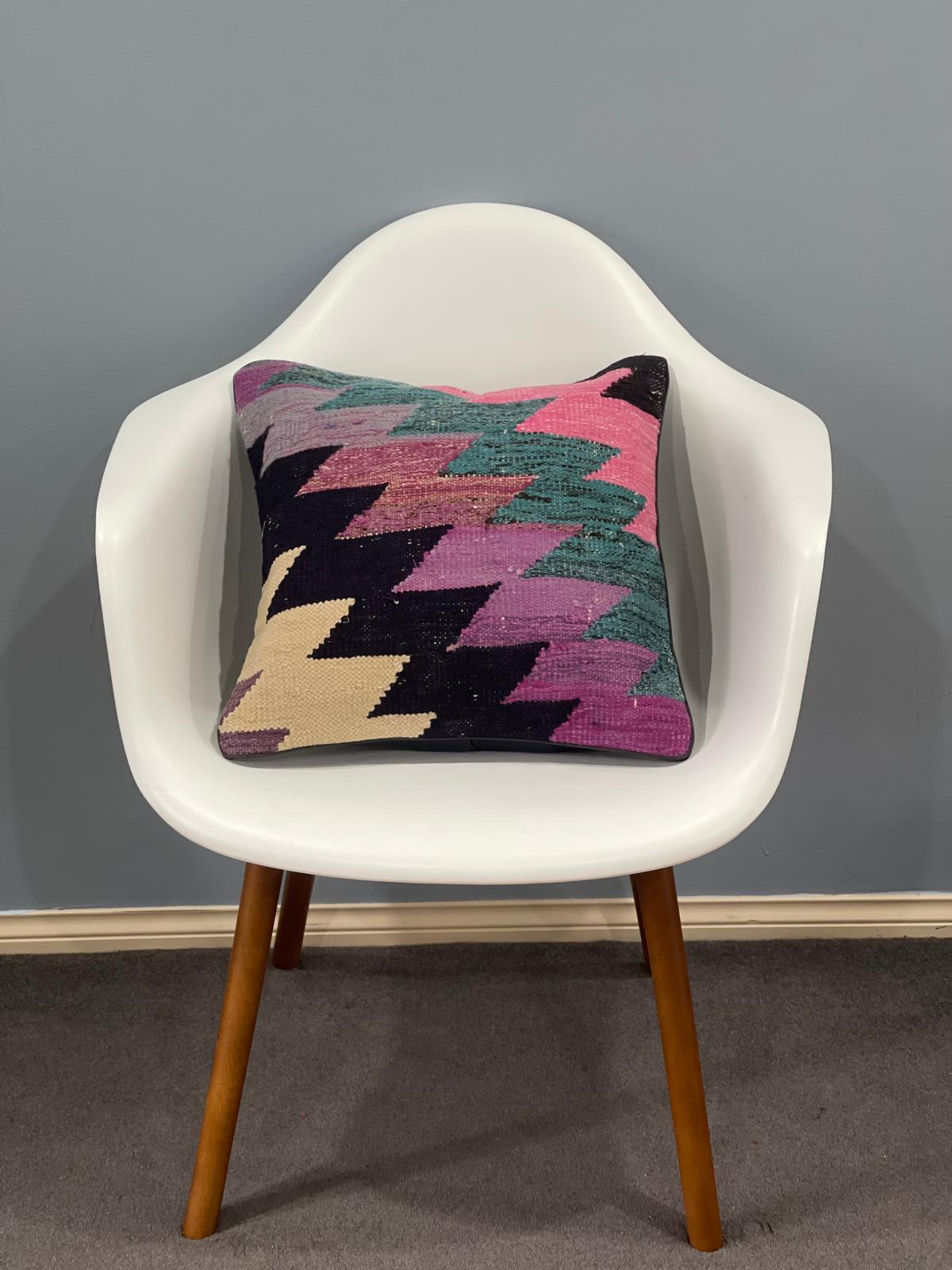 Traditional Cushion Cover 40cm X 40cm AF#612