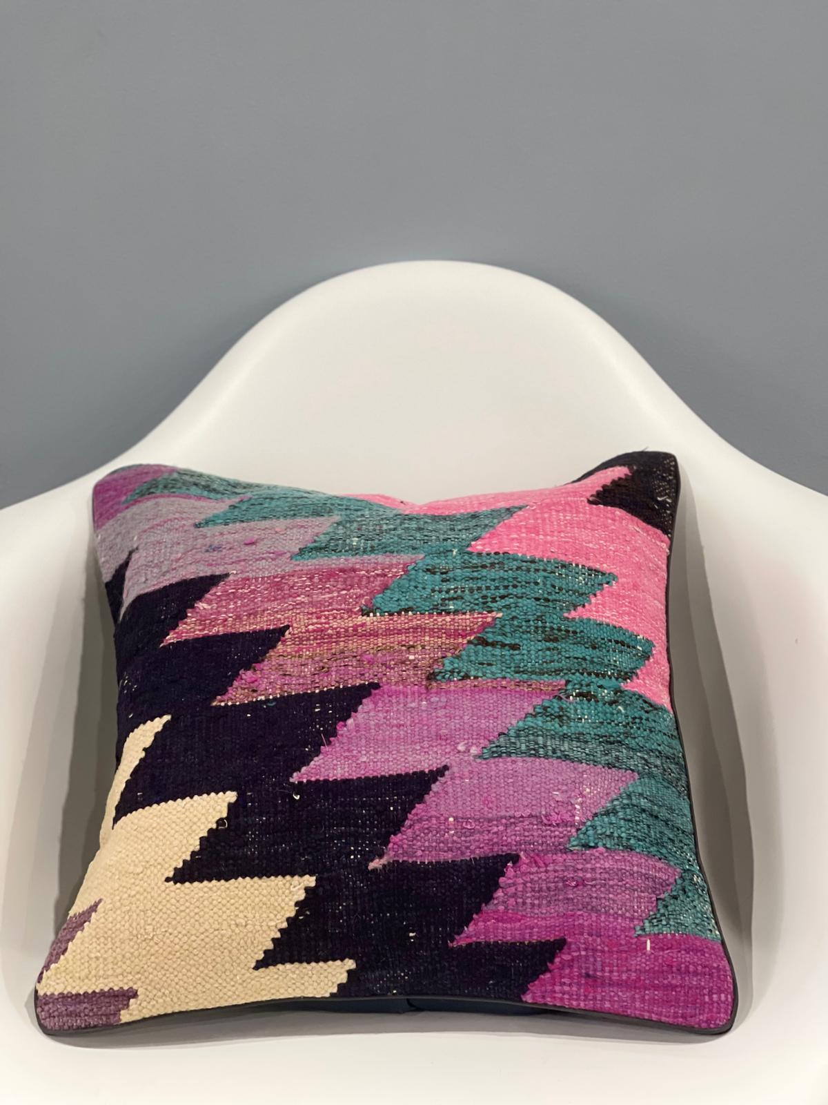 Traditional Cushion Cover 40cm X 40cm AF#612