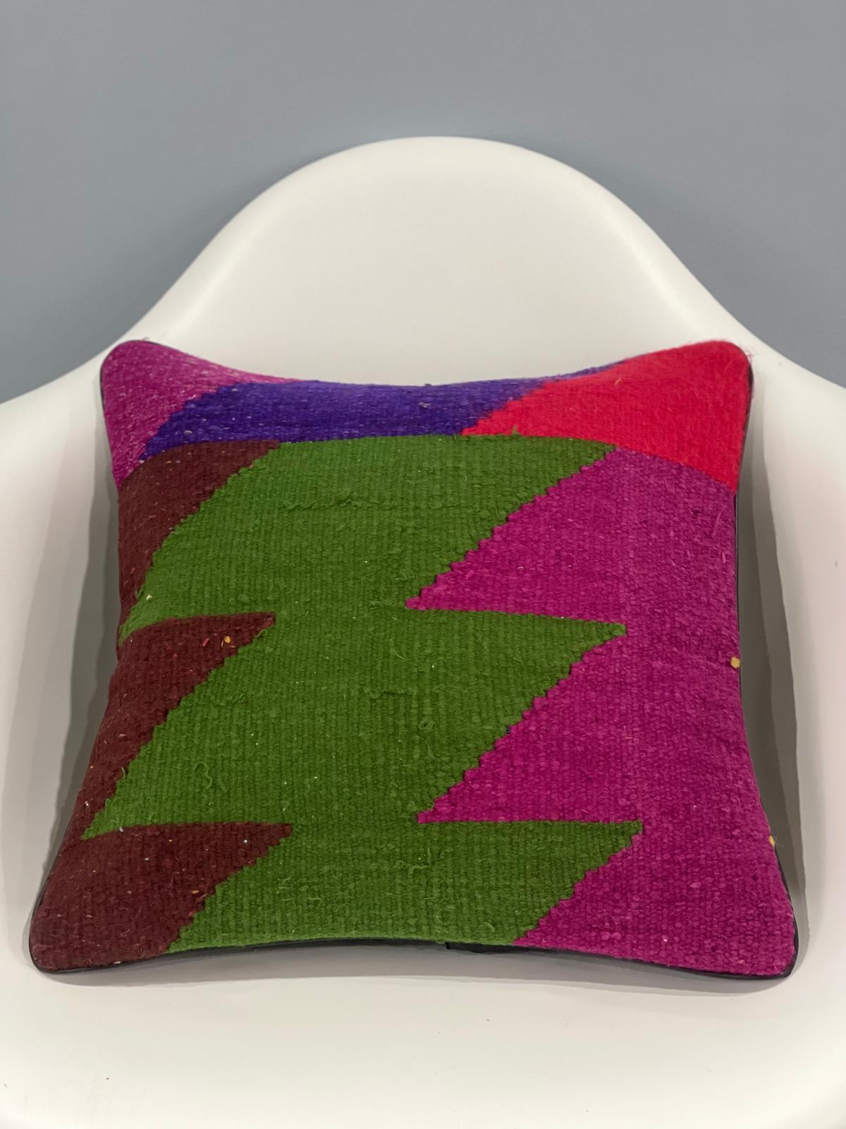 Traditional Cushion Cover 45cm X 45cm AF#614
